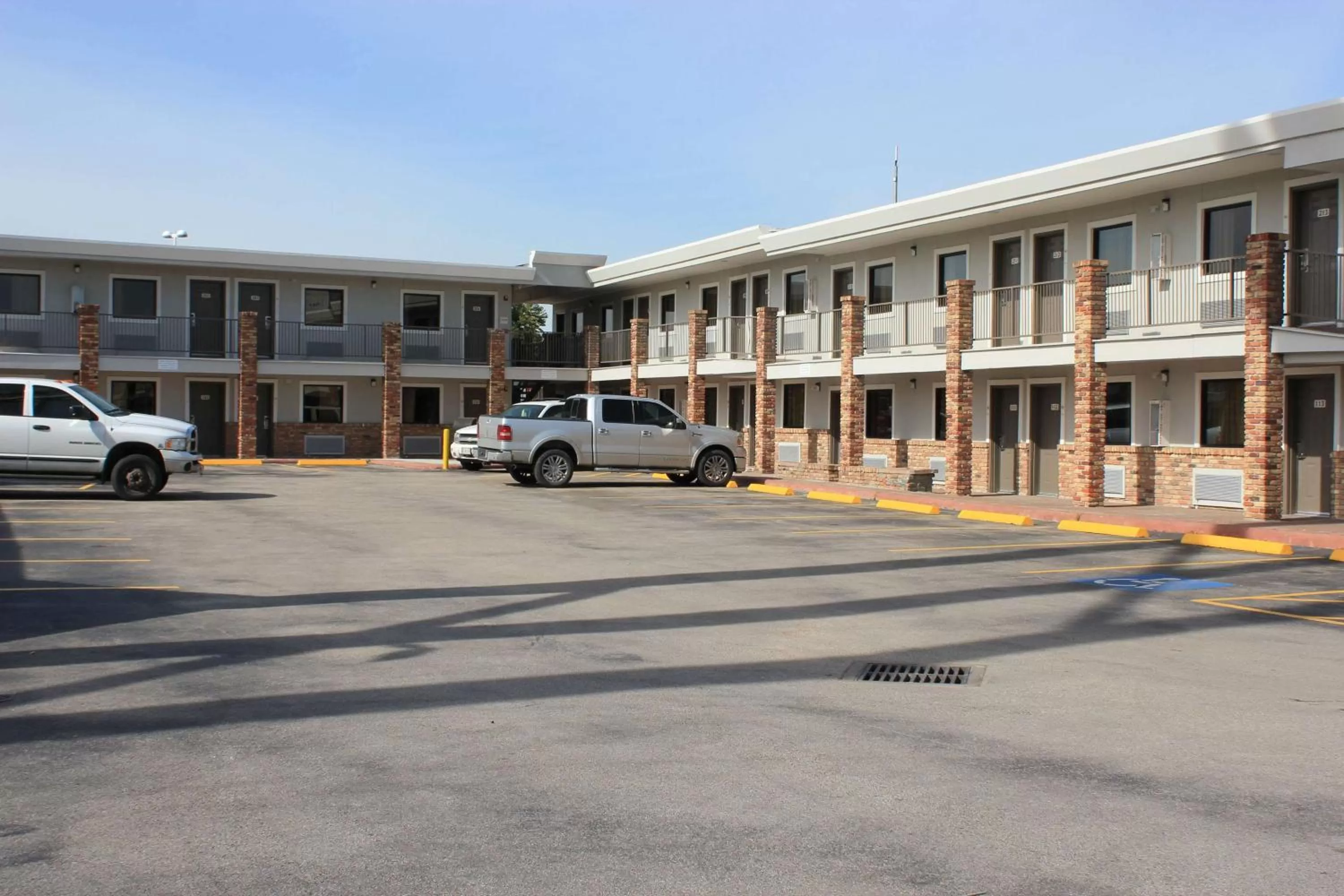 Property Building in Studio 6-Houston, TX - East