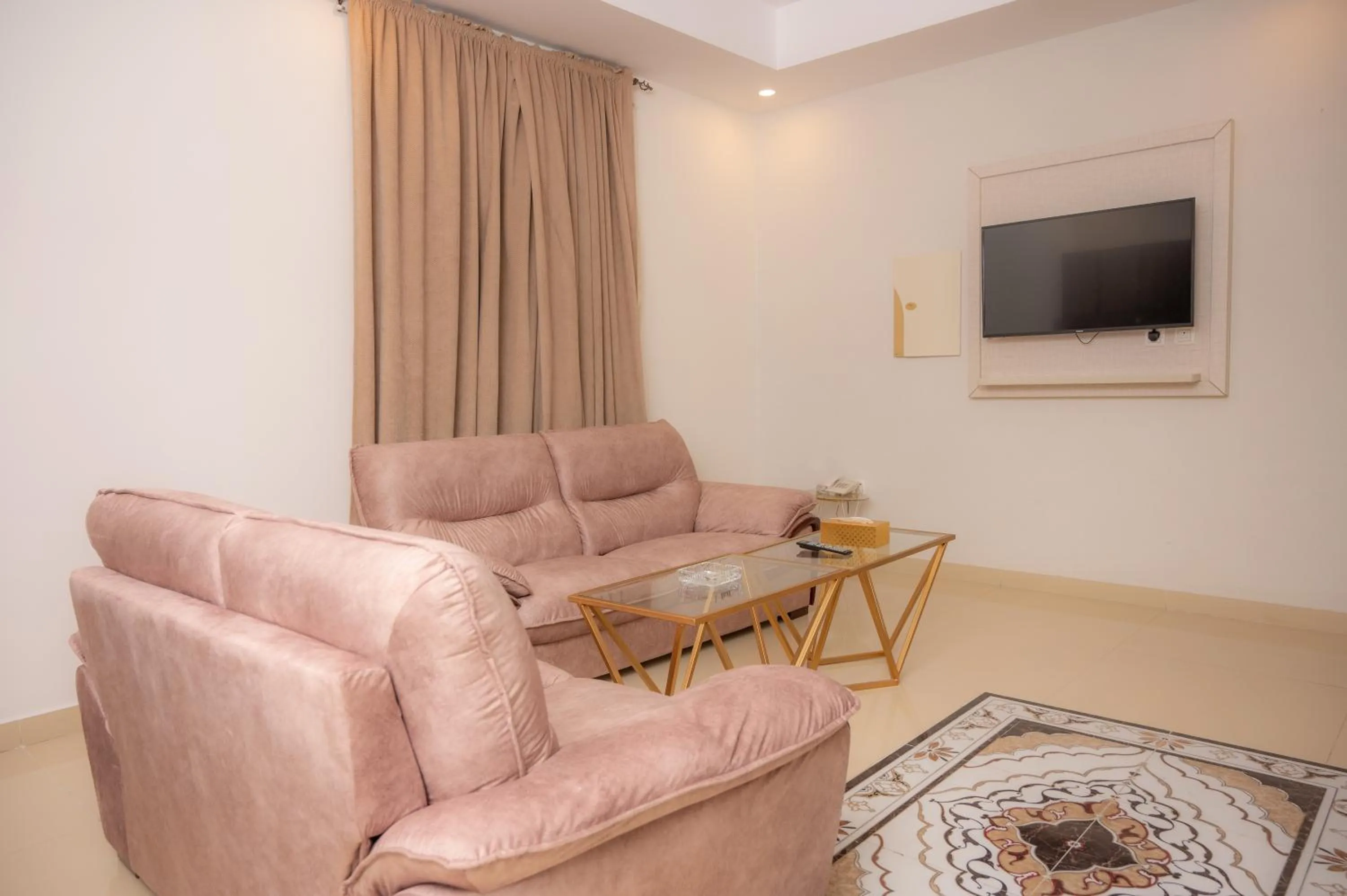 TV and multimedia in Areen Hotel فندق ارين