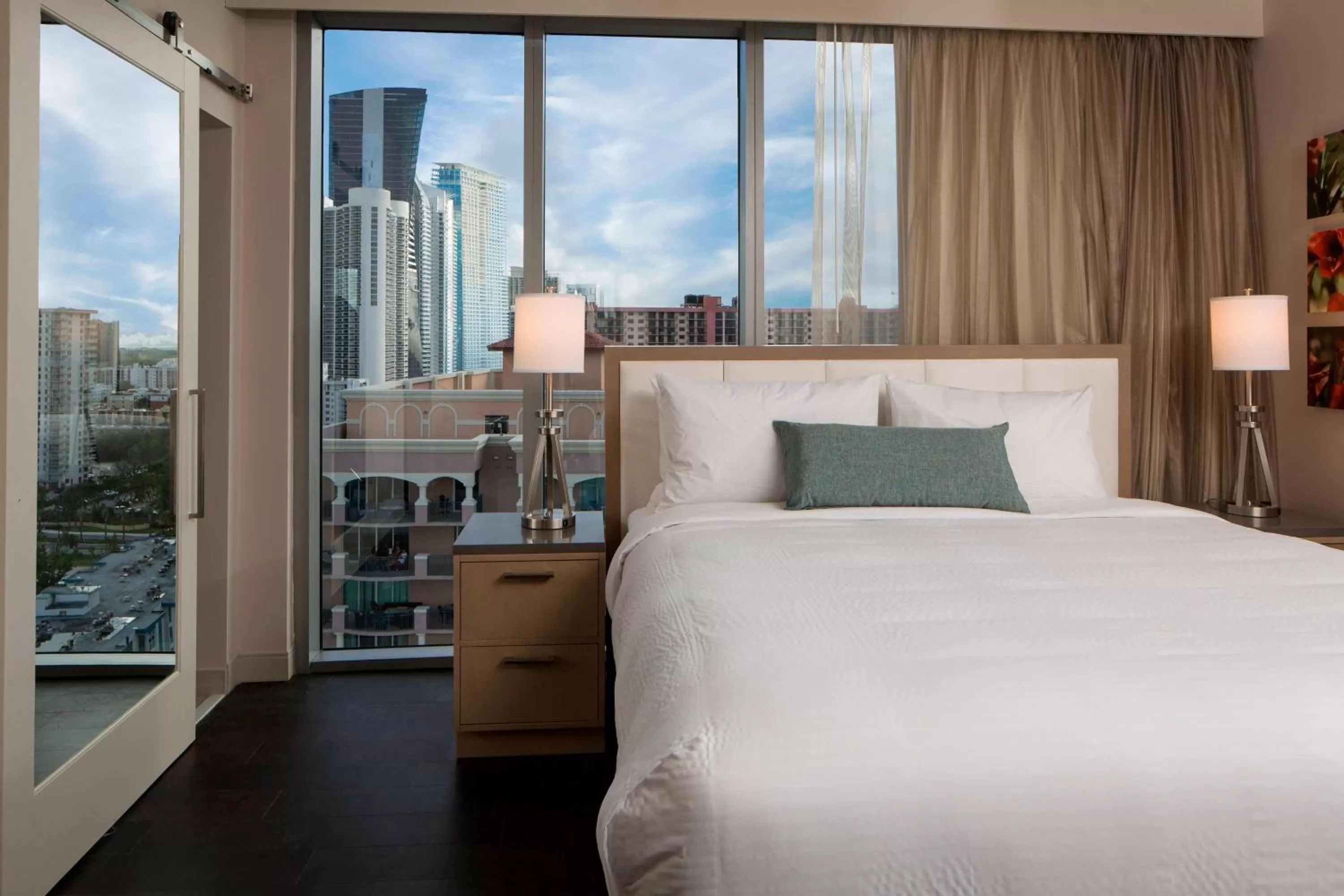 Bedroom, Bed in Residence Inn Miami Sunny Isles Beach