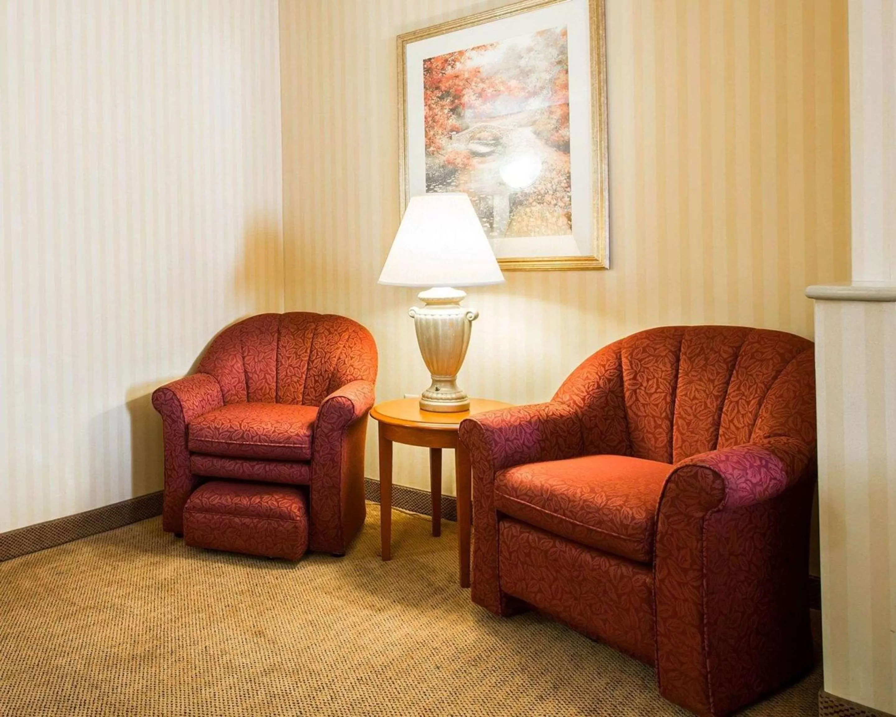 Photo of the whole room in Comfort Inn & Suites Hawthorne
