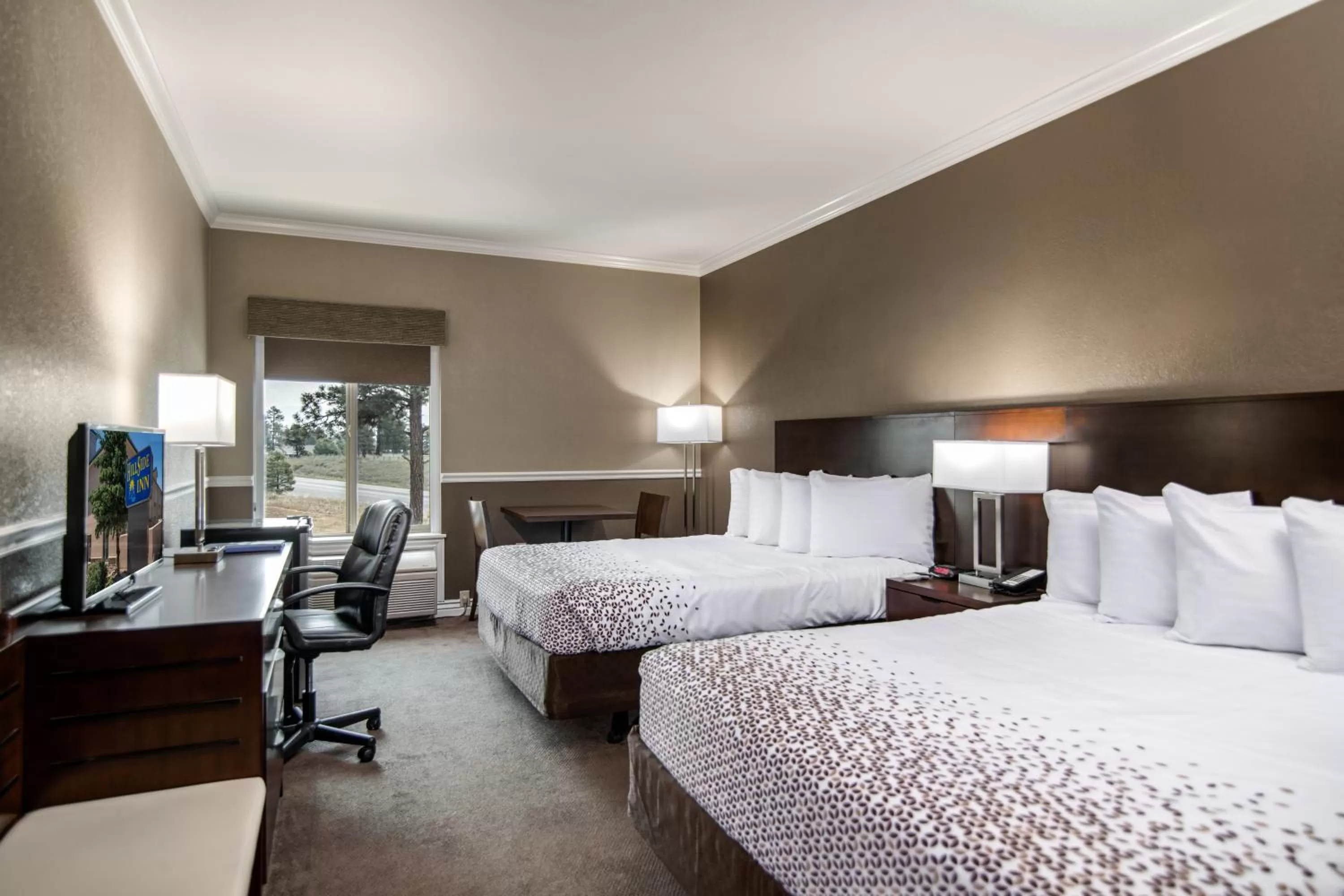 Guests, Bed in Hillside Inn Pagosa