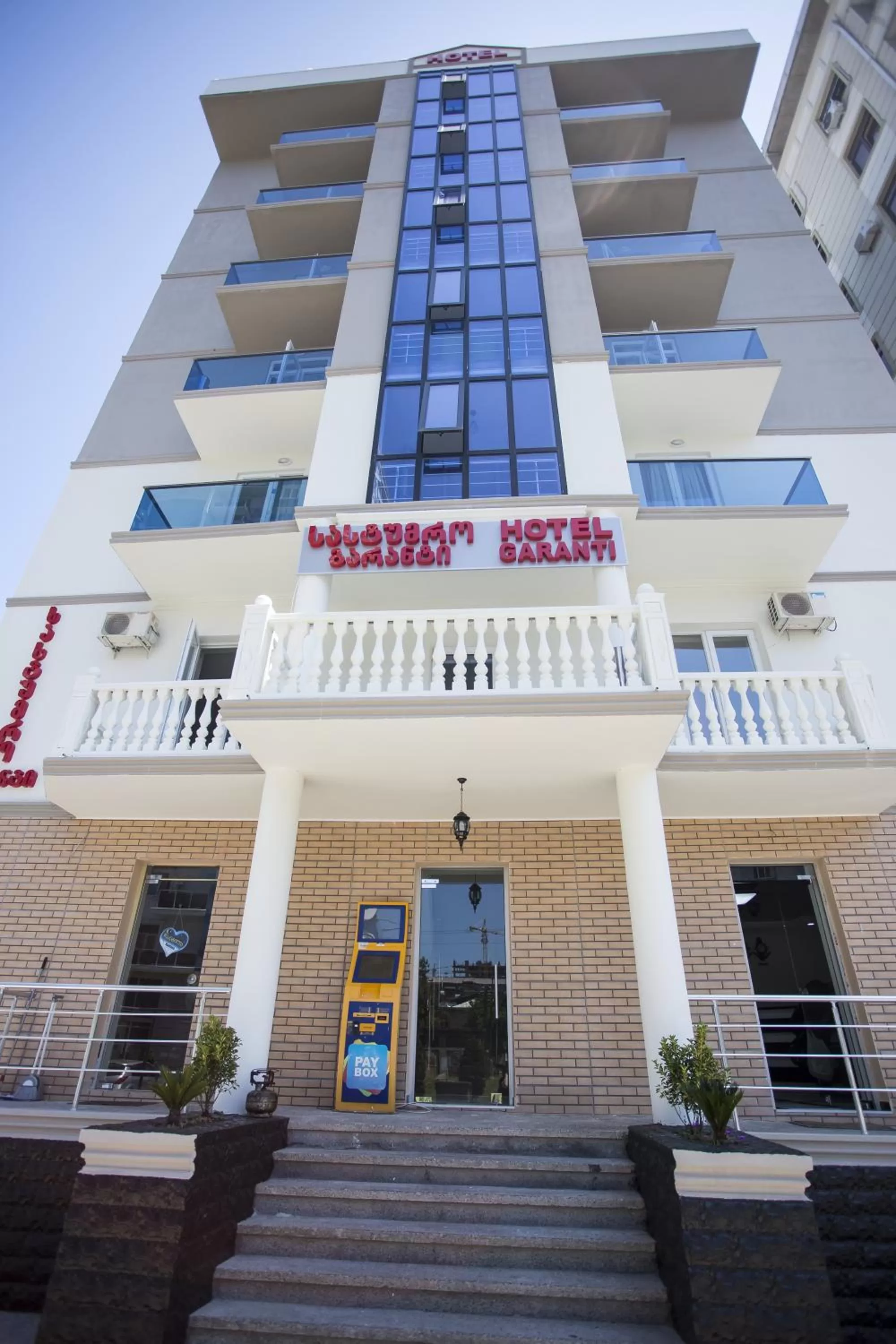 Property Building in Hotel Garanti