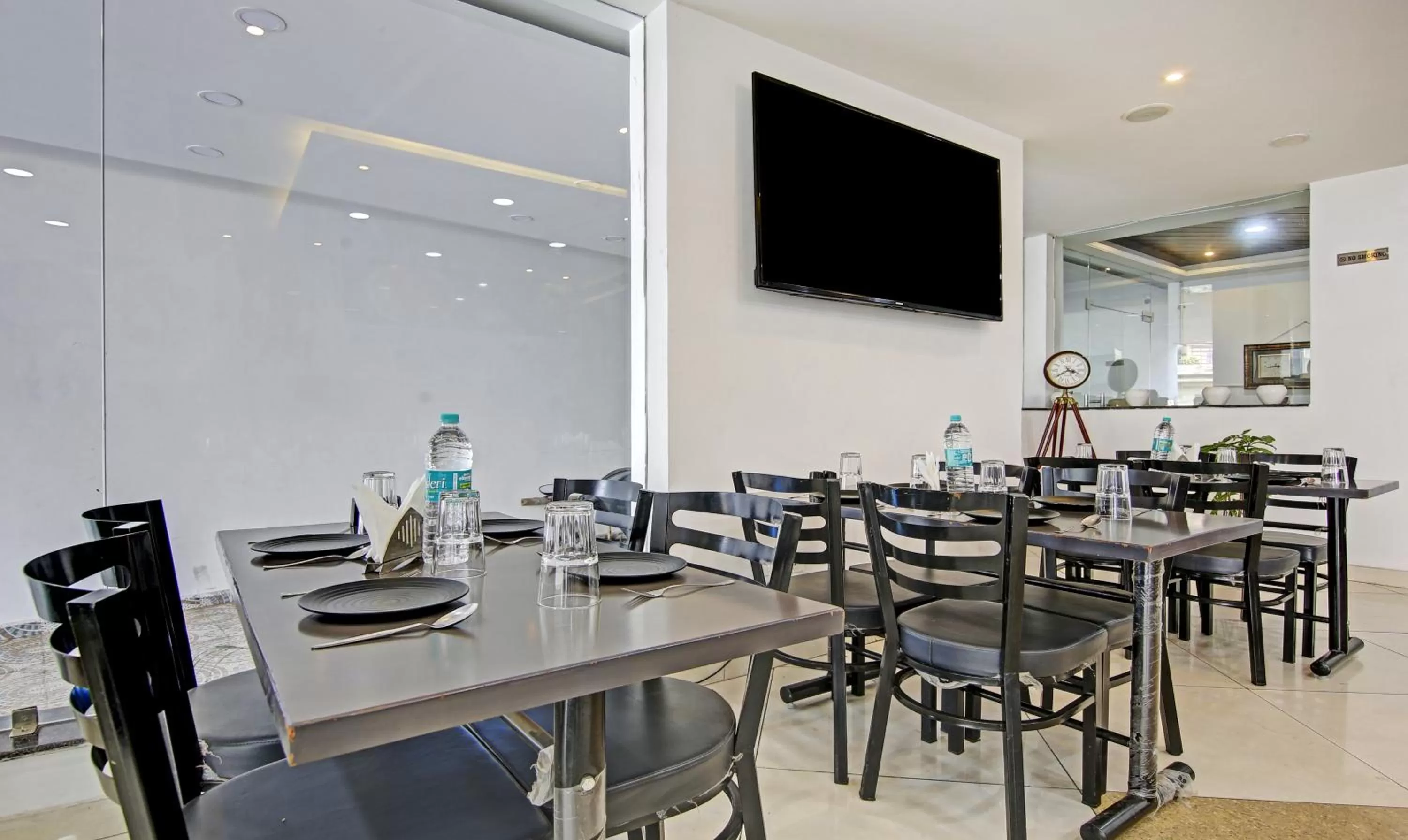 Restaurant/Places to Eat in Treebo Trend Royal Empire