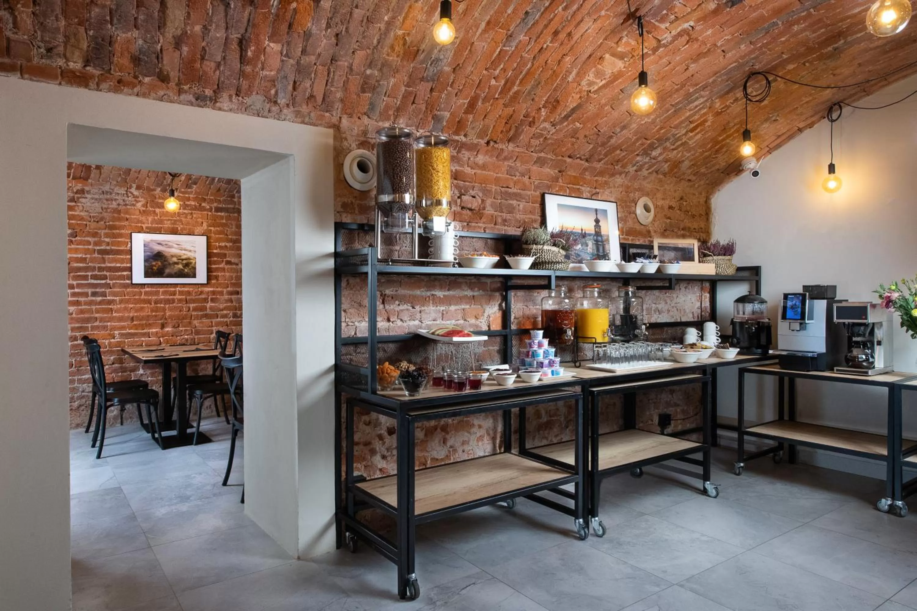 Breakfast in MR67 Mayera Rapaporta