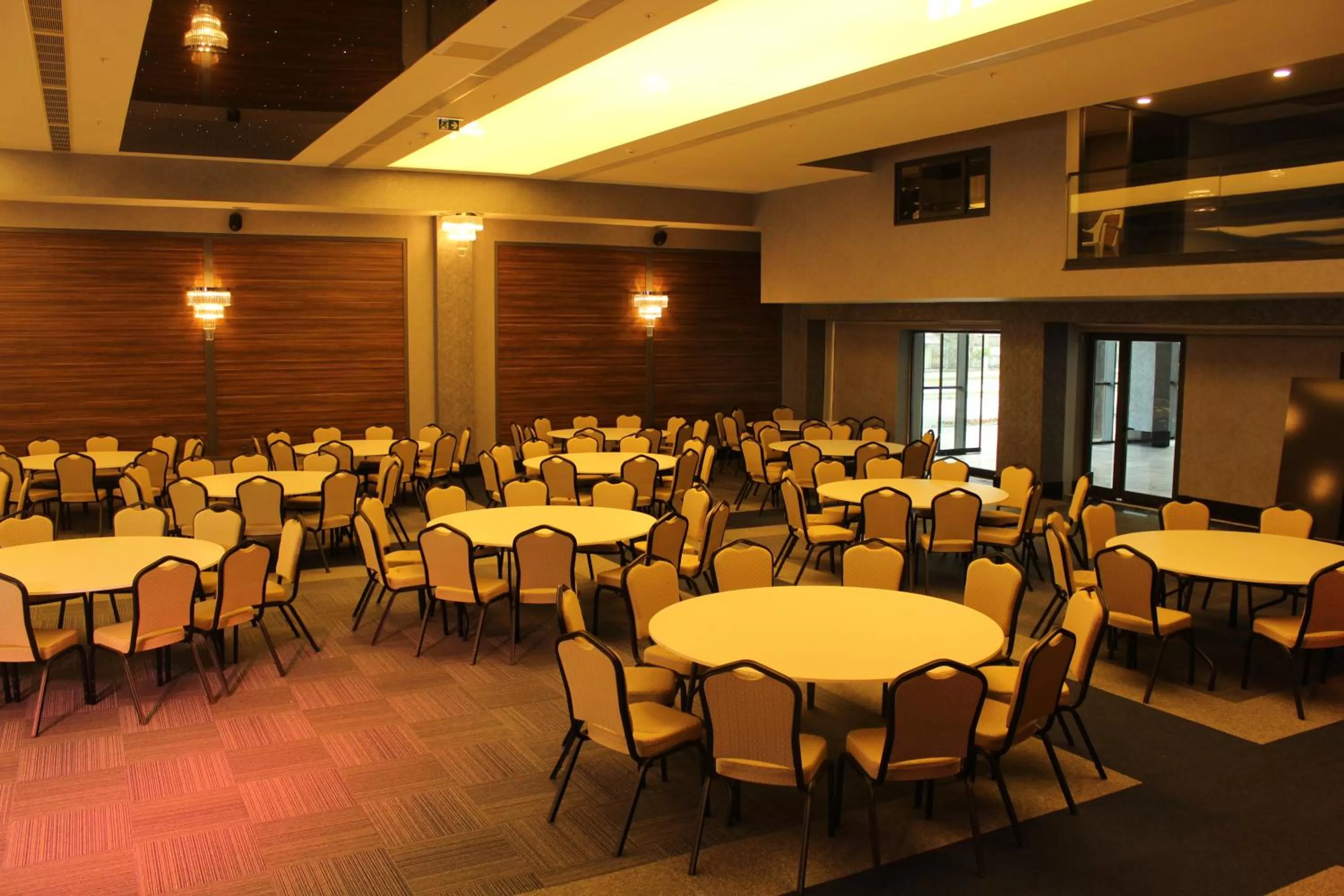 Meeting/conference room in Ramada By Wyndham Tire