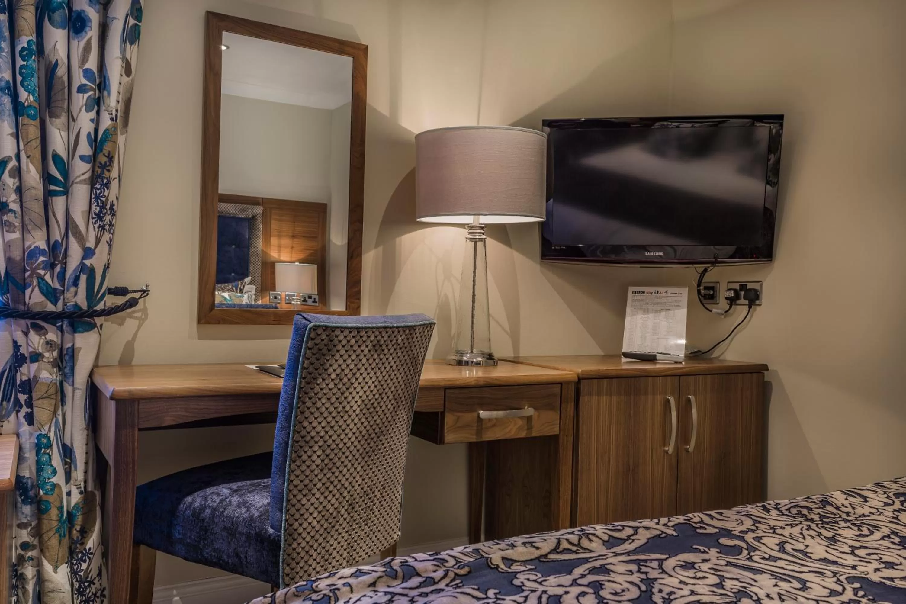 Bedroom, Bed in The Admiral Rodney Hotel, Horncastle, Lincolnshire - The Coaching Inn Group