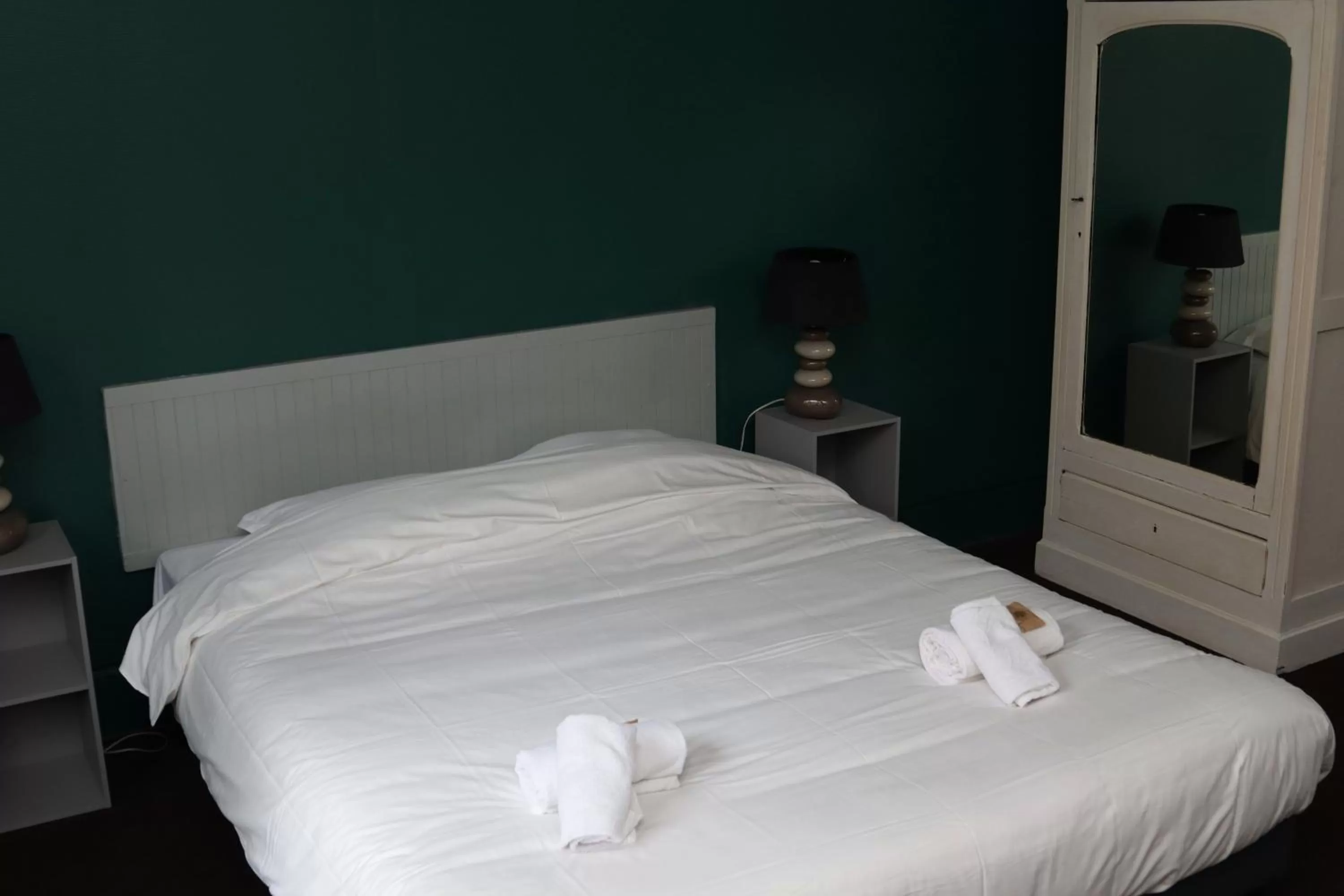 Bed in Hôtel & Restaurant Le Patio VICHY