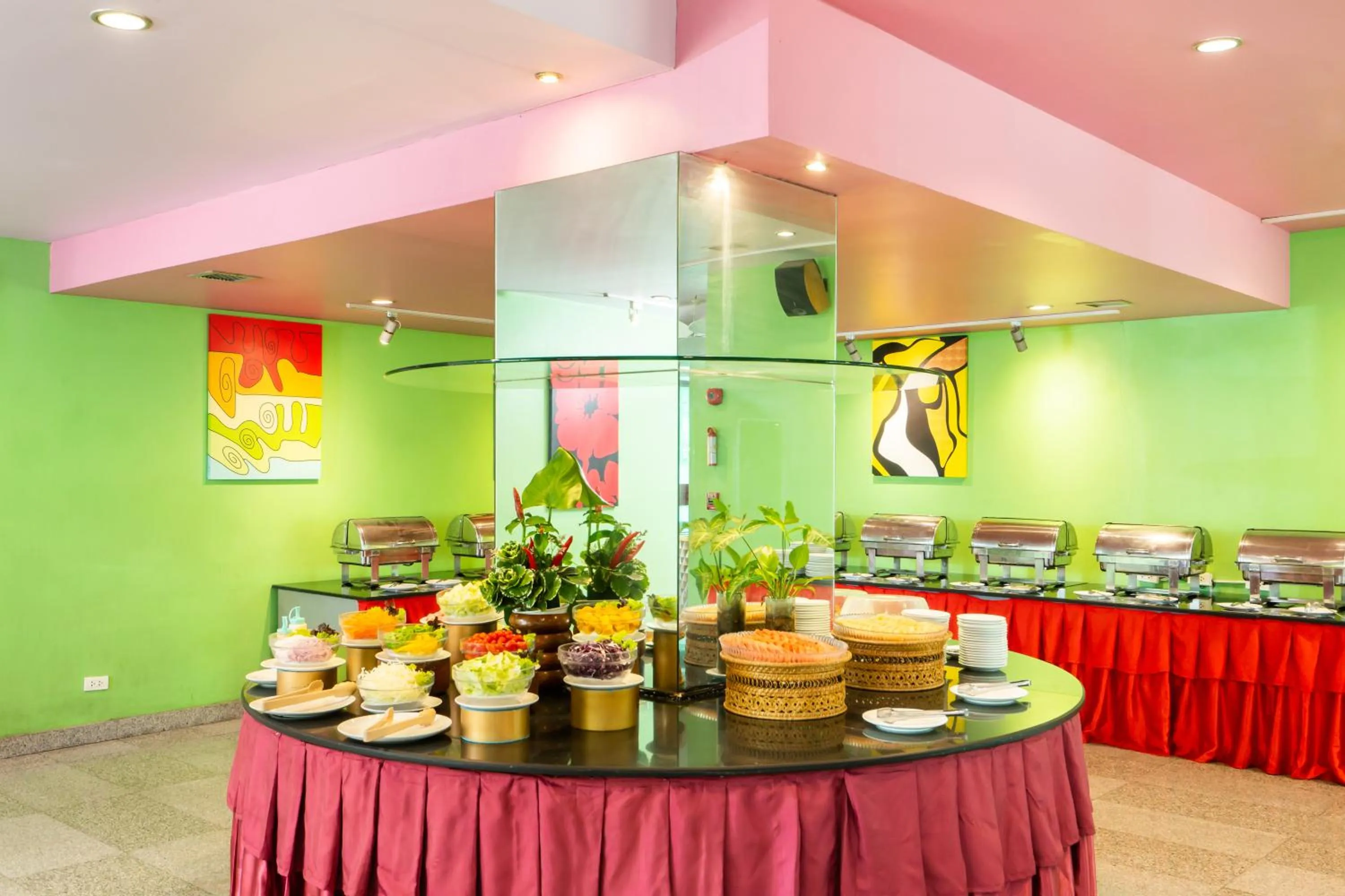 Restaurant/places to eat in Bella Villa Metro