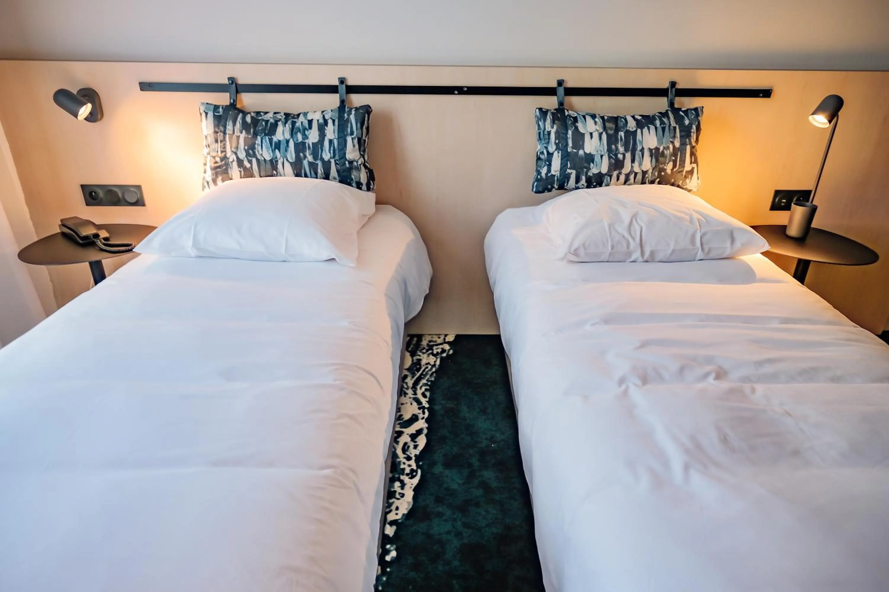 Photo of the whole room, Bed in ibis Styles Bordeaux Lac Bruges