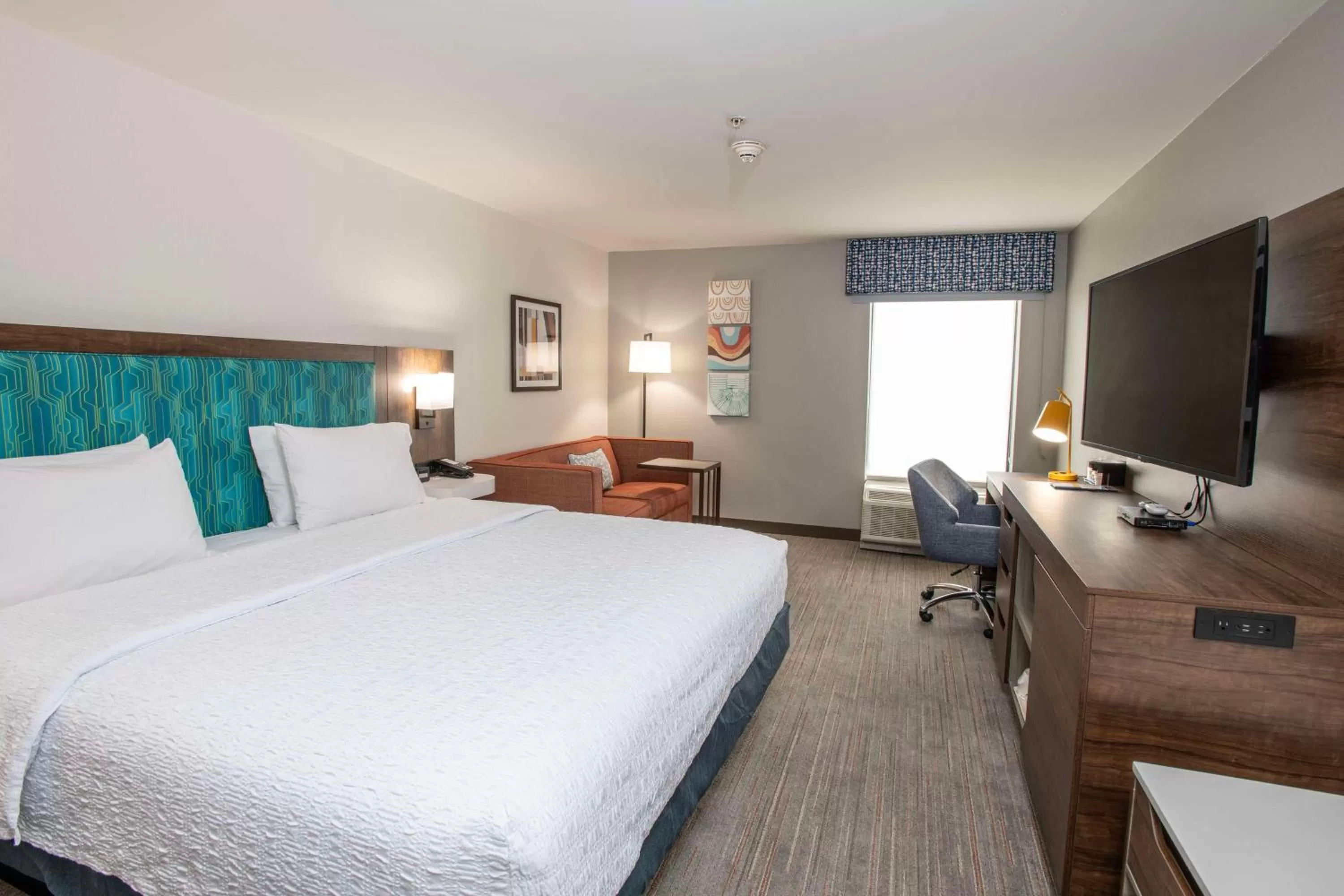 Living room, Bed in Hampton Inn Dry Ridge