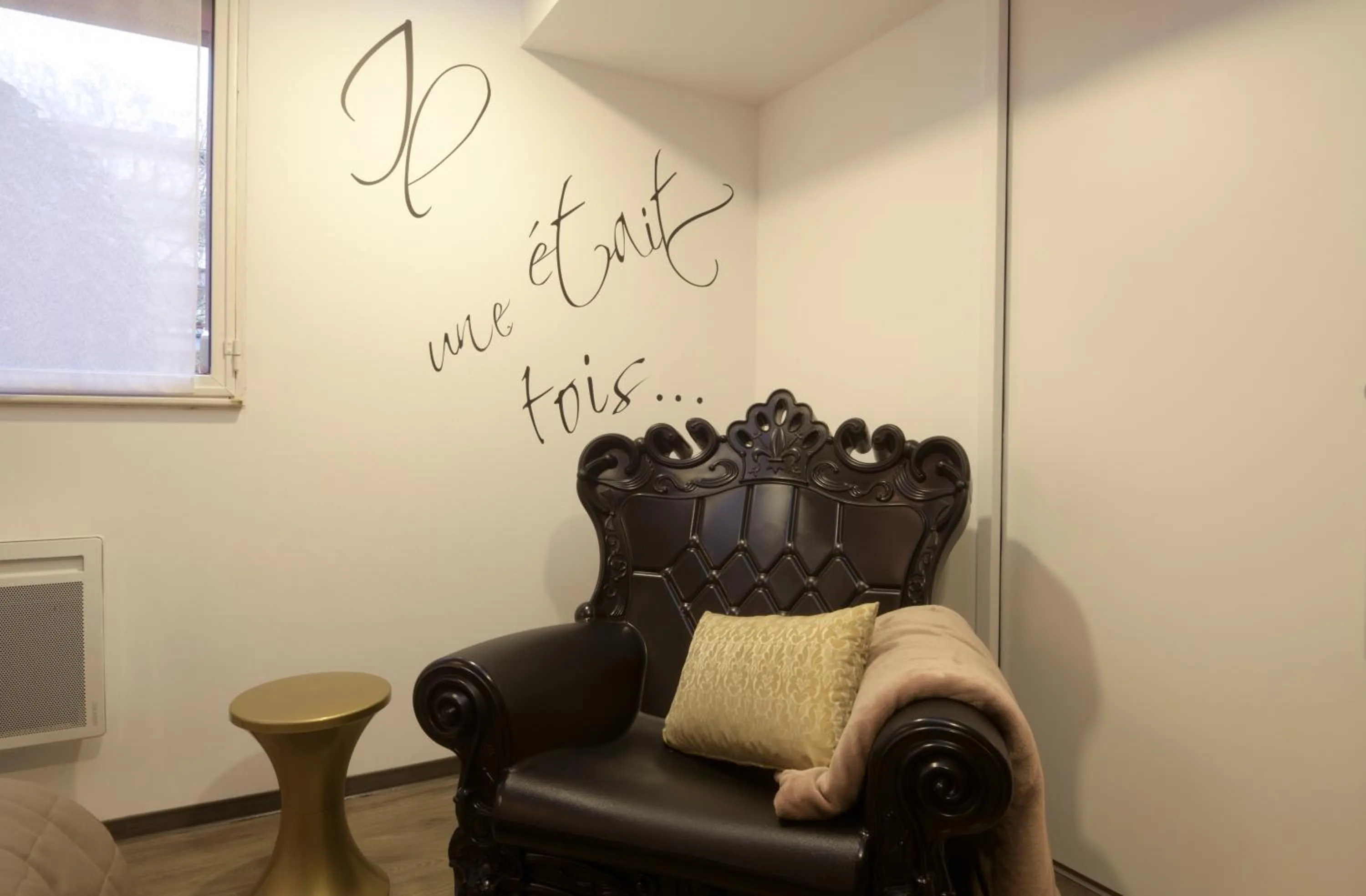 Photo of the whole room in Hotel Arc-En-Ciel Colmar Contact Hotel