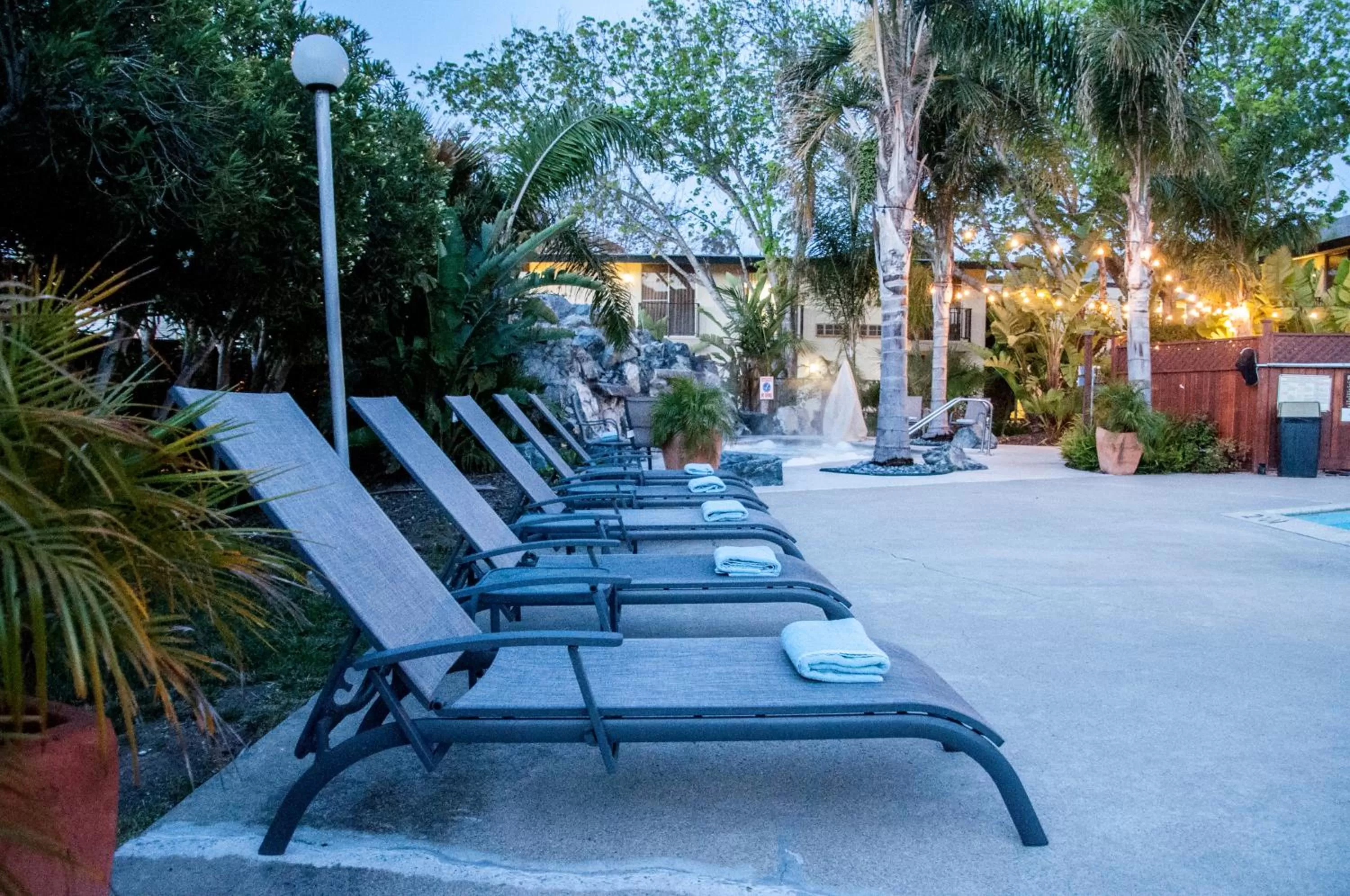 Swimming pool in Hotel Calle Joaquin - San Luis Obispo
