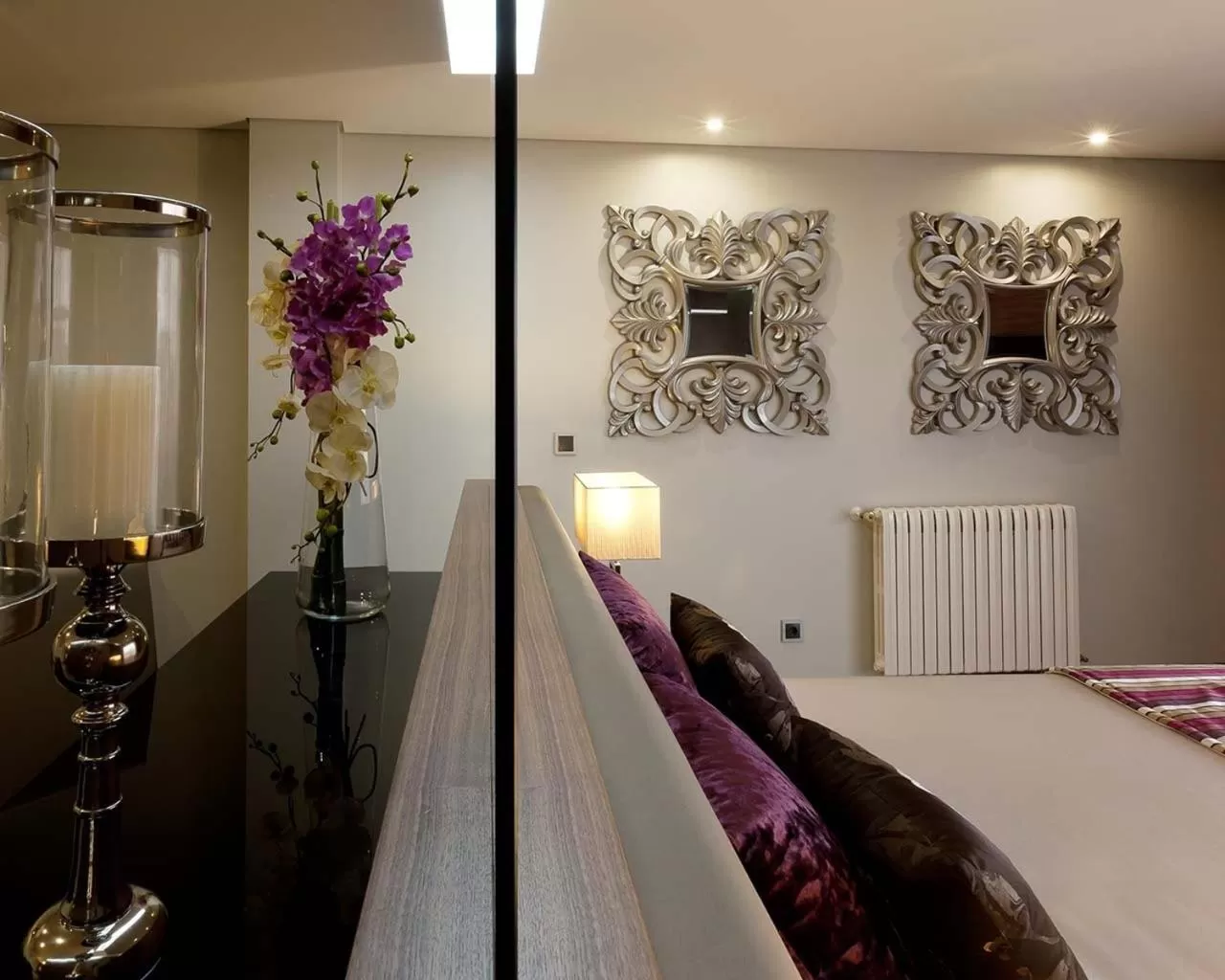 Bedroom in Cardal Hotel