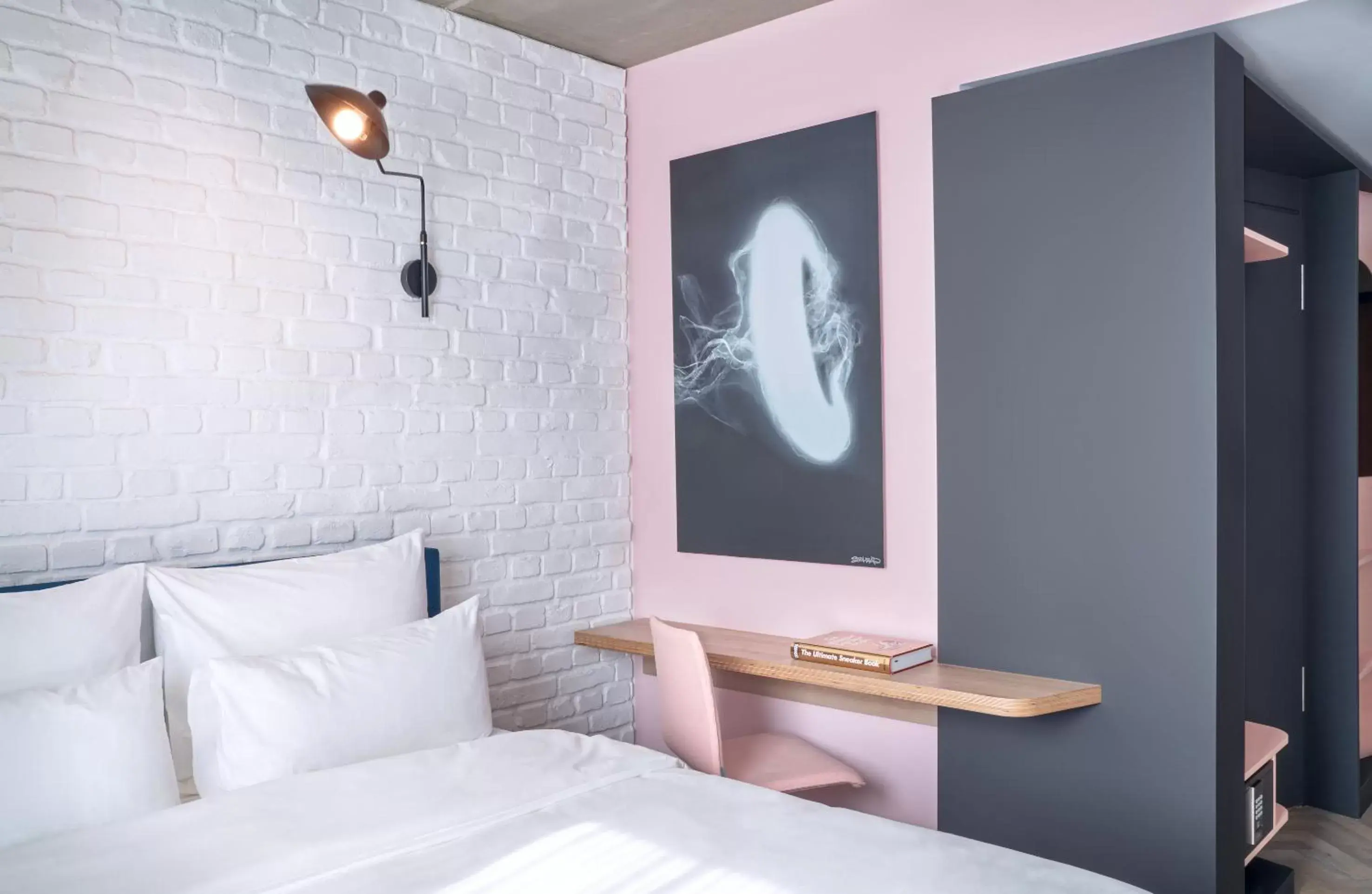 Standard Double Room - "Urban Basic" in URBAN LOFT Cologne Standard Double Room - "Urban Basic" in URBAN LOFT Cologne