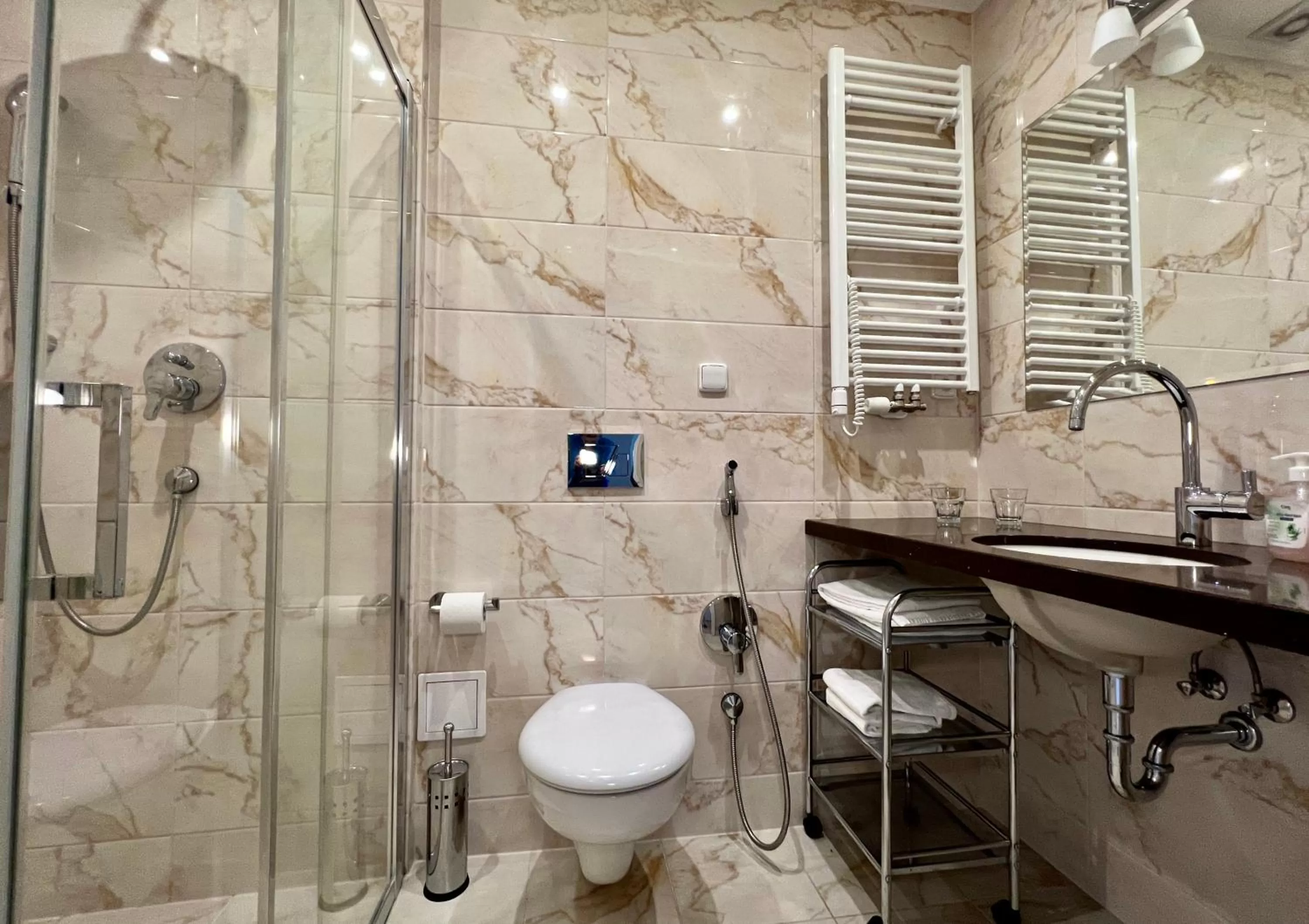 Shower in Zlatý Sloup