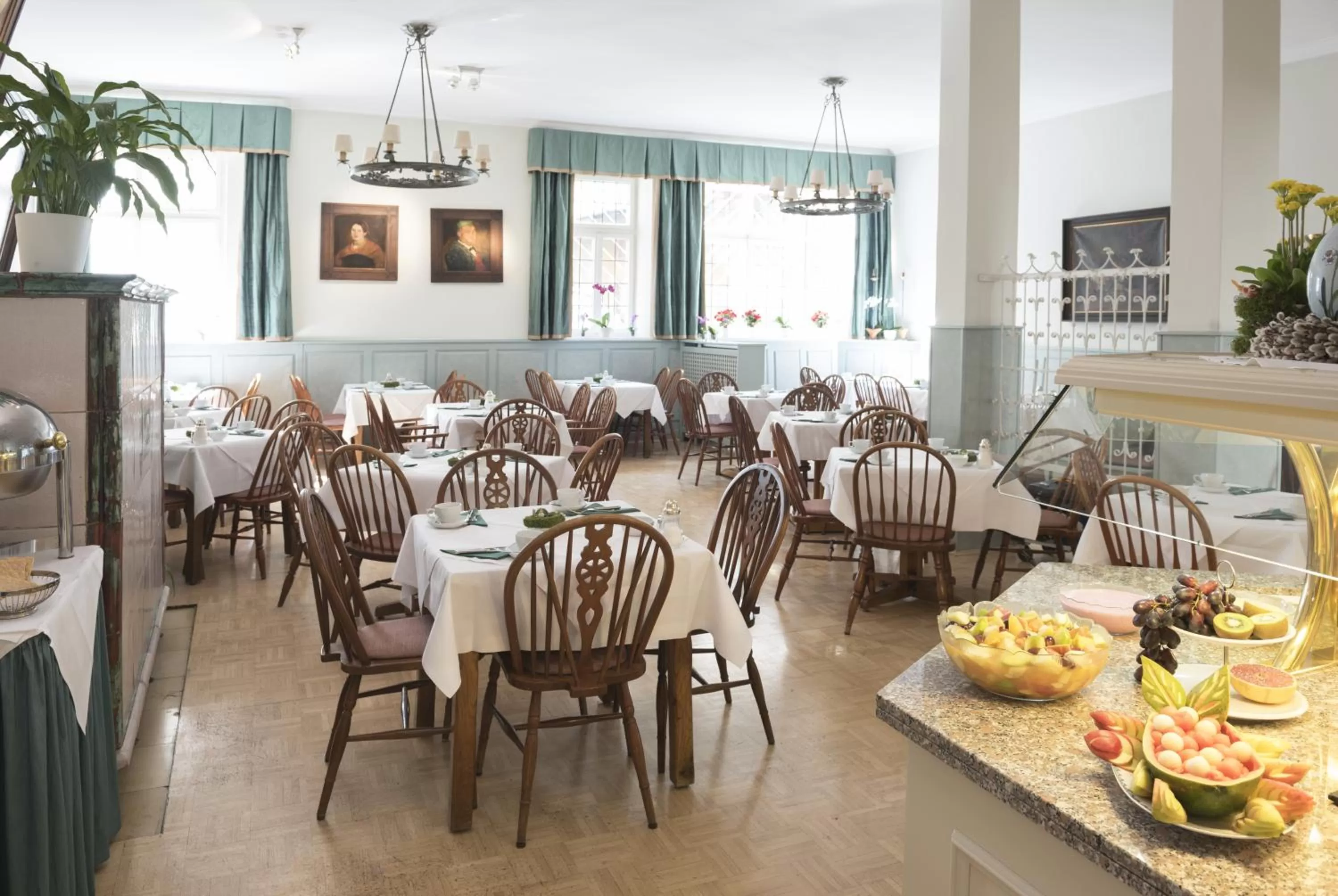 Restaurant/places to eat in Hotel Schlicker