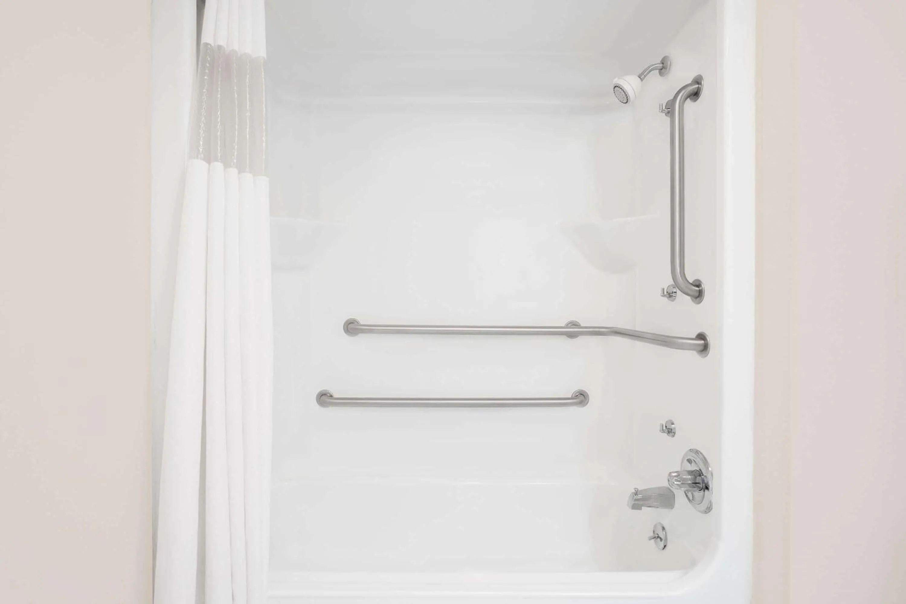 Bathroom in Days Inn by Wyndham Eufaula AL