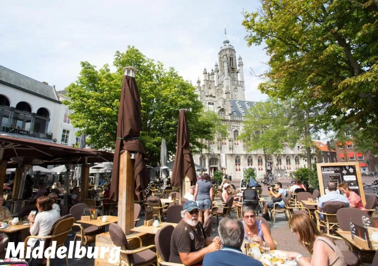 Neighbourhood in Hotel Kaap West I Kloeg Collection