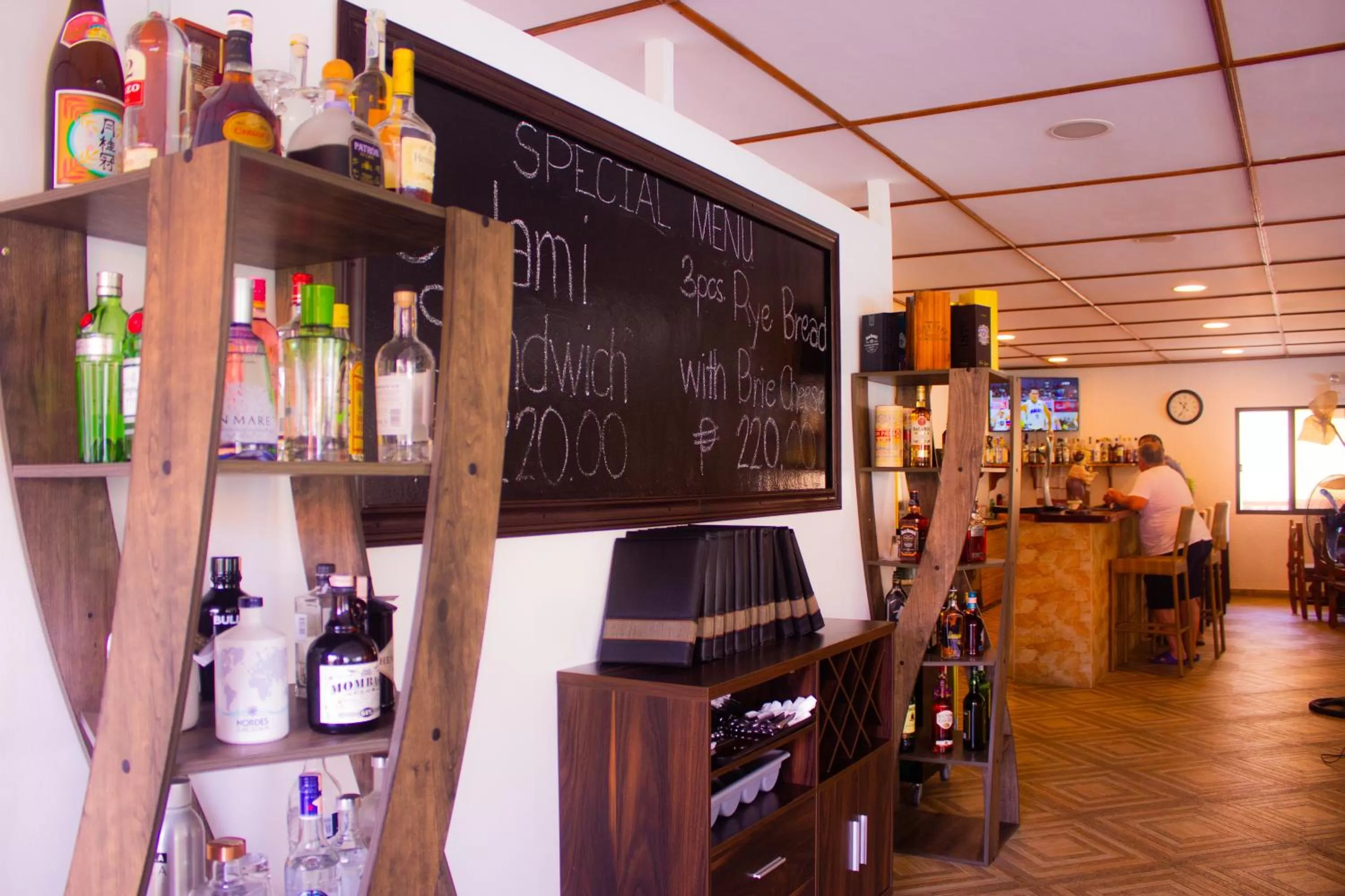 Jugalis Hotel and Restaurant