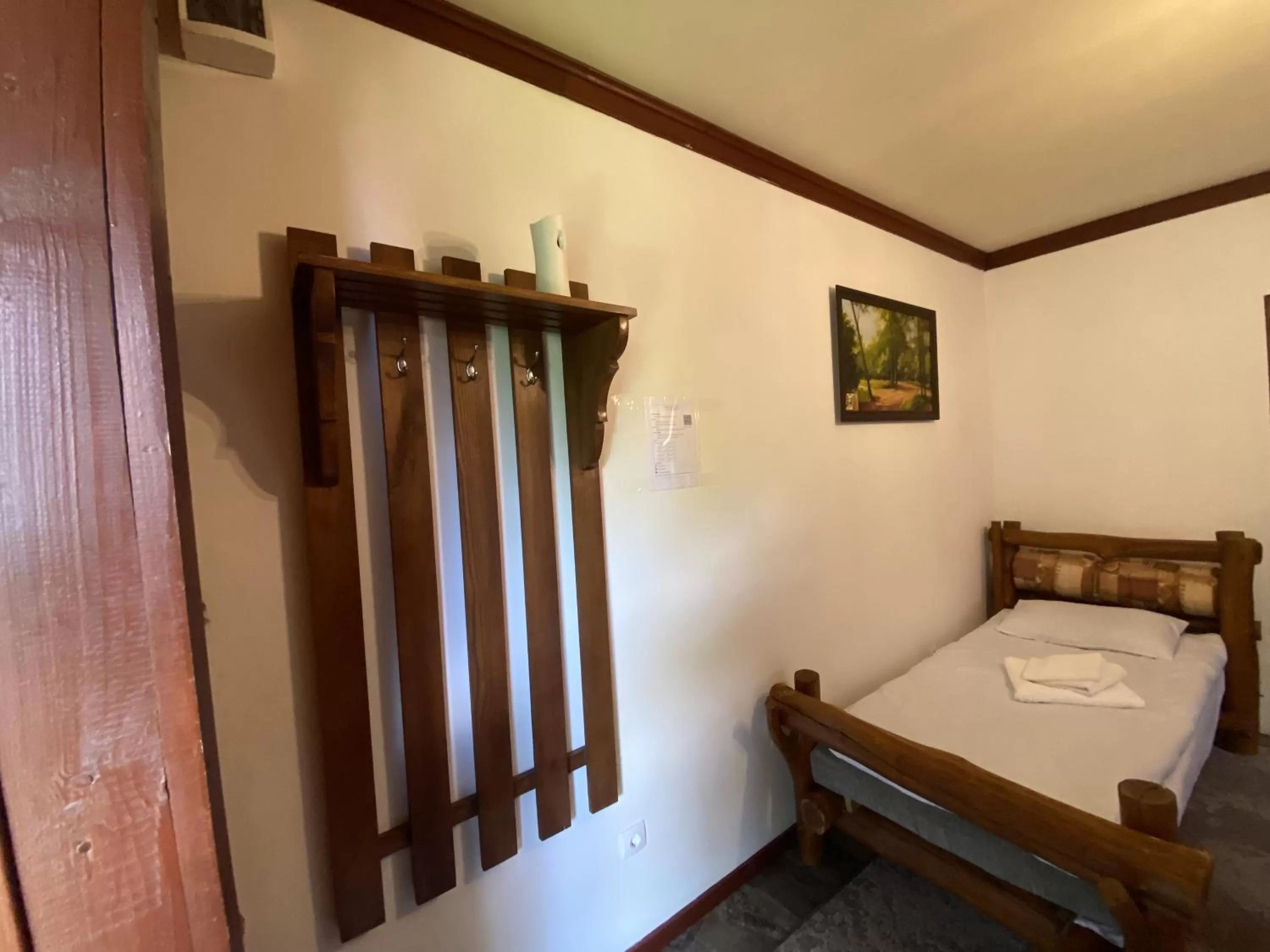 Bed in Kolyba Opryshkiv