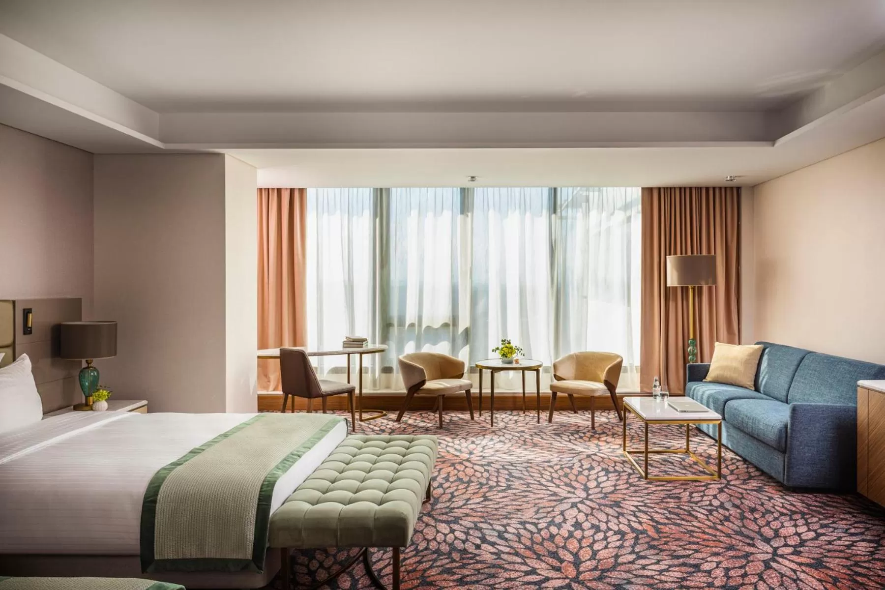 Seating area, Bed in Grand Hotel Millennium Sofia