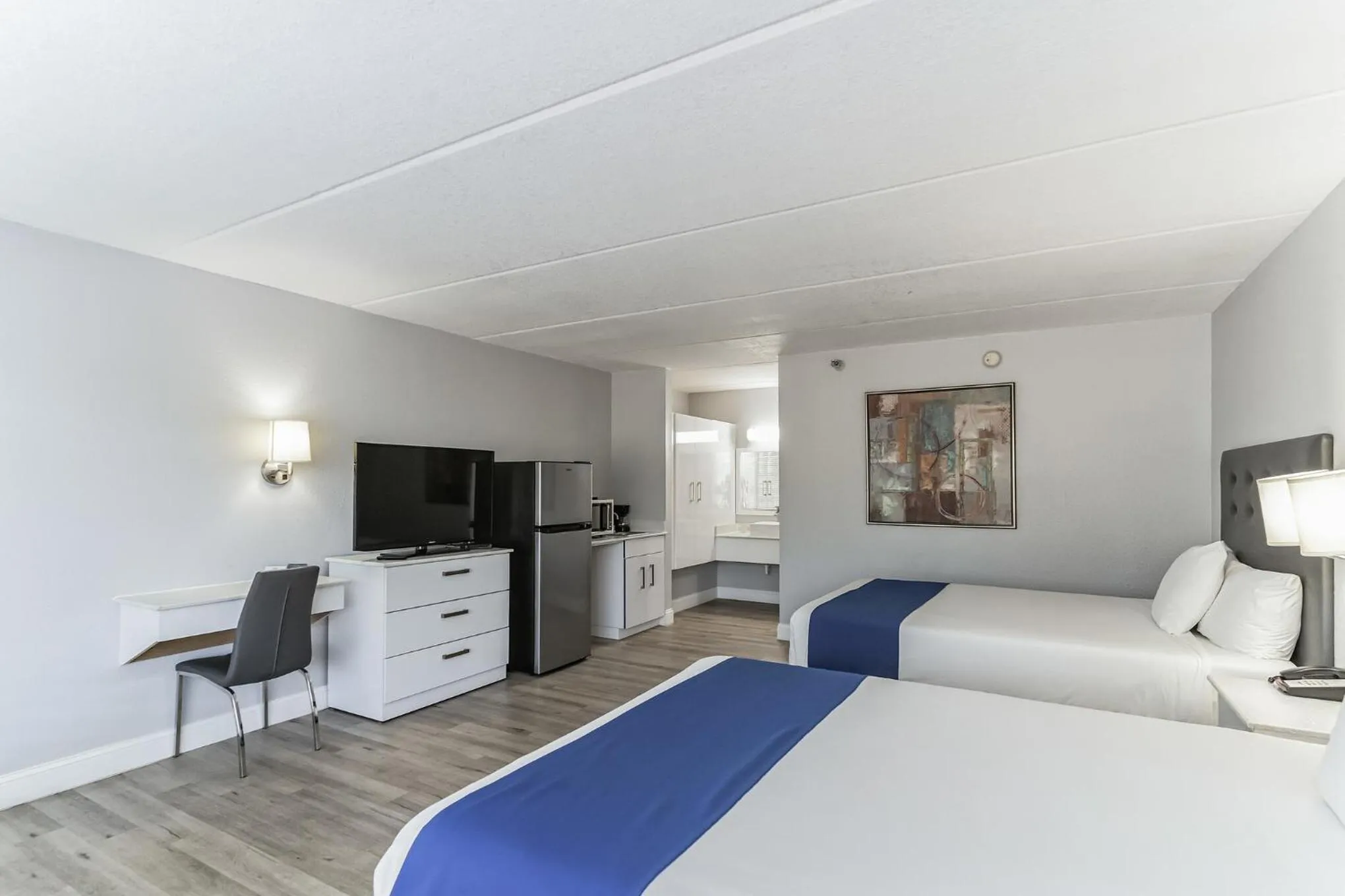 Photo of the whole room, TV/Entertainment Center in Vivo Living Kissimmee West