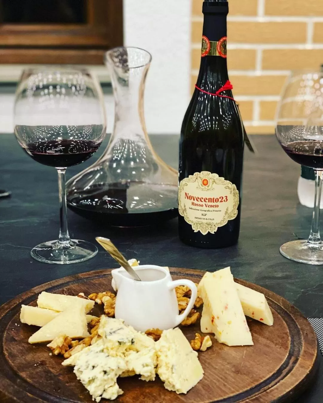 Food and drinks in Ardenica Boutique Hotel