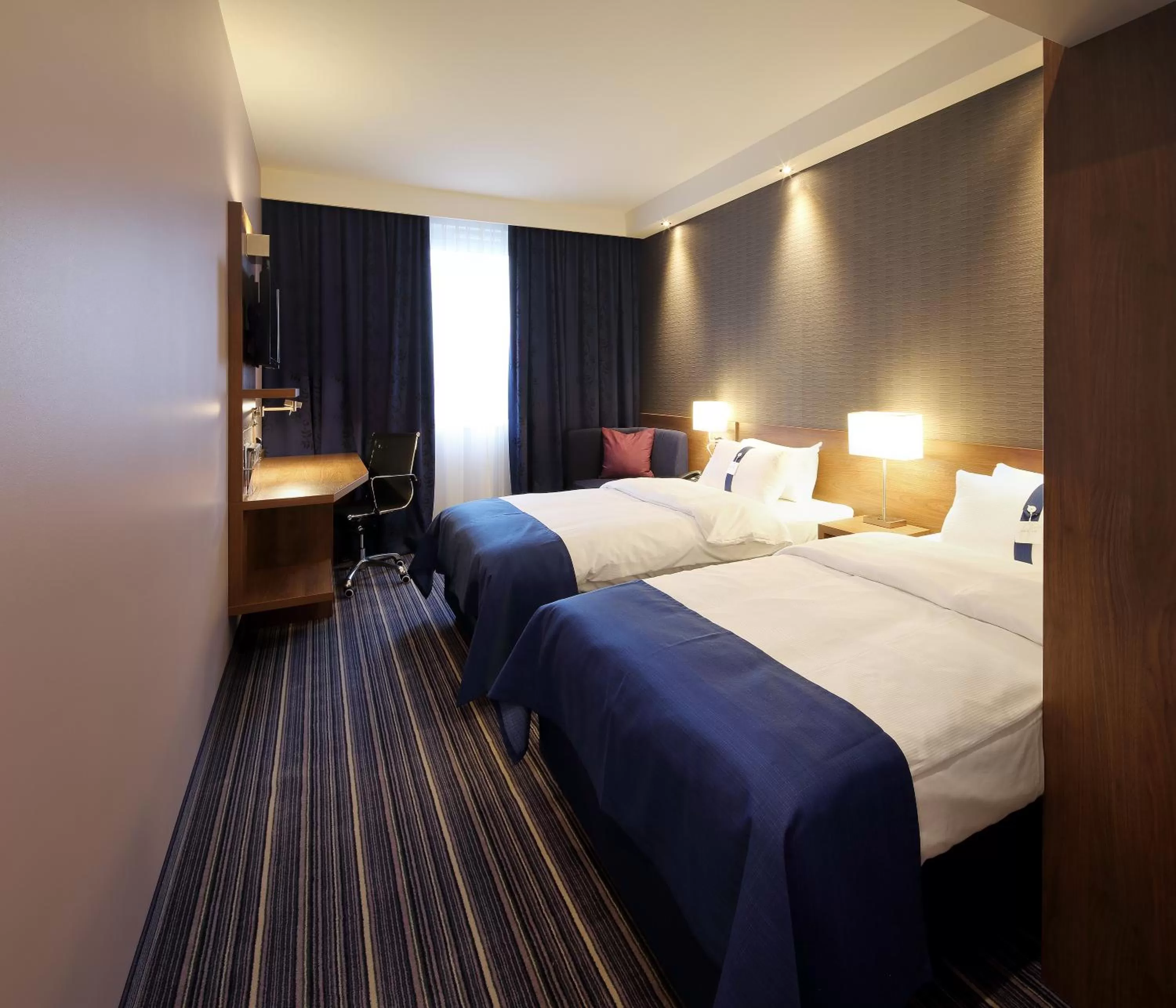 Photo of the whole room, Bed in Holiday Inn Express Friedrichshafen by IHG