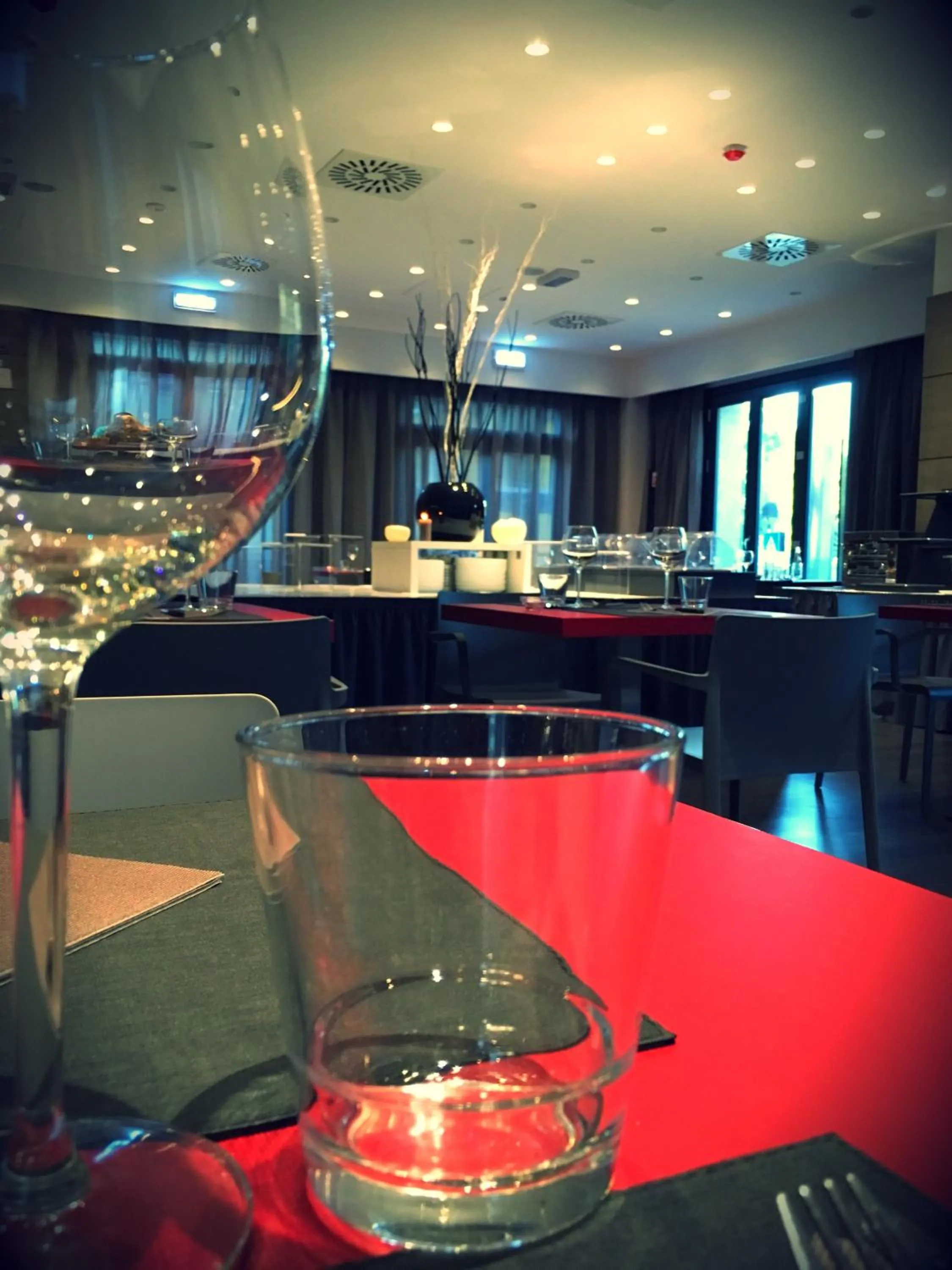 Restaurant/places to eat in Hotel Forum