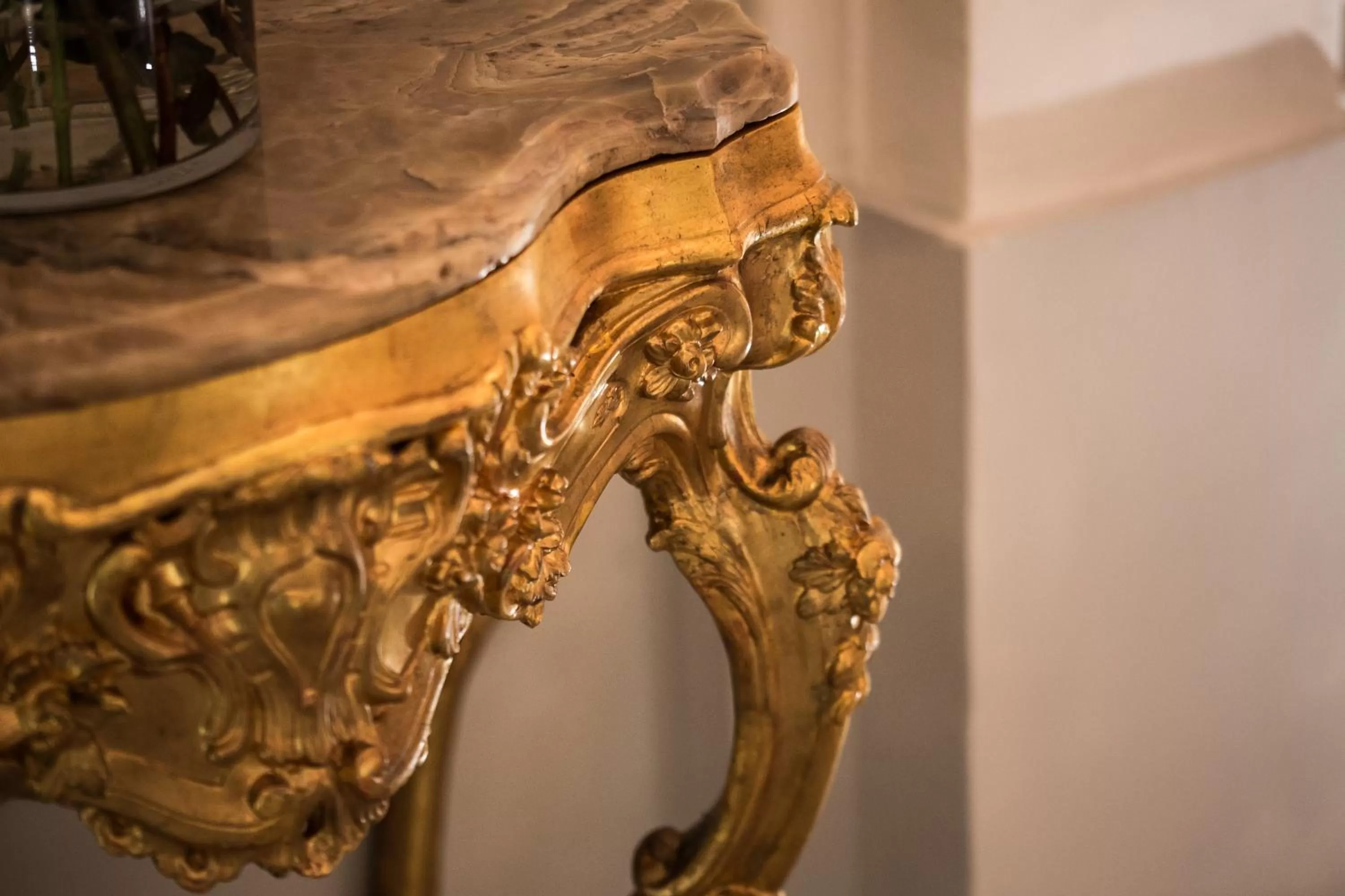 Decorative detail in Domus Zamittello