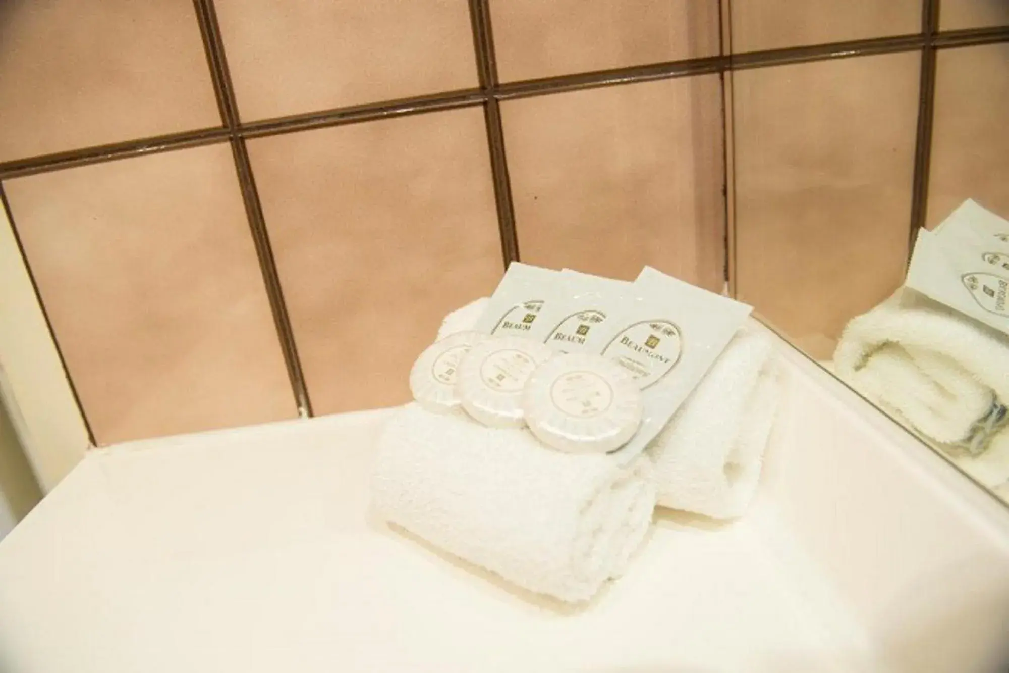 Queen Room - single occupancy in Garden City Motor Inn Queen Room - single occupancy in Garden City Motor Inn