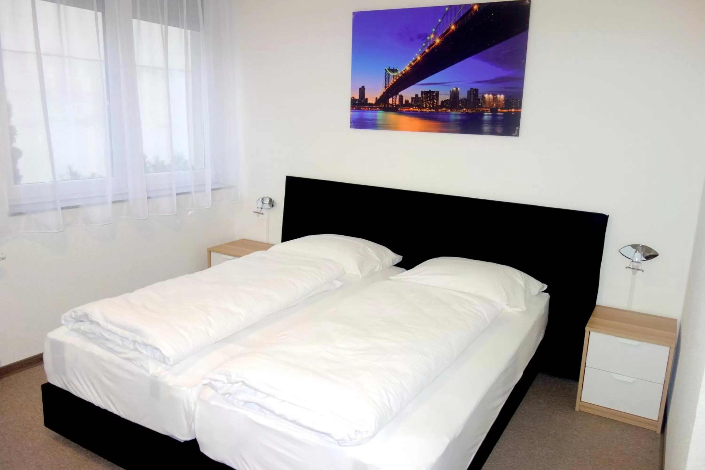 Property building, Bed in Budget Hotel Ludwigshafen