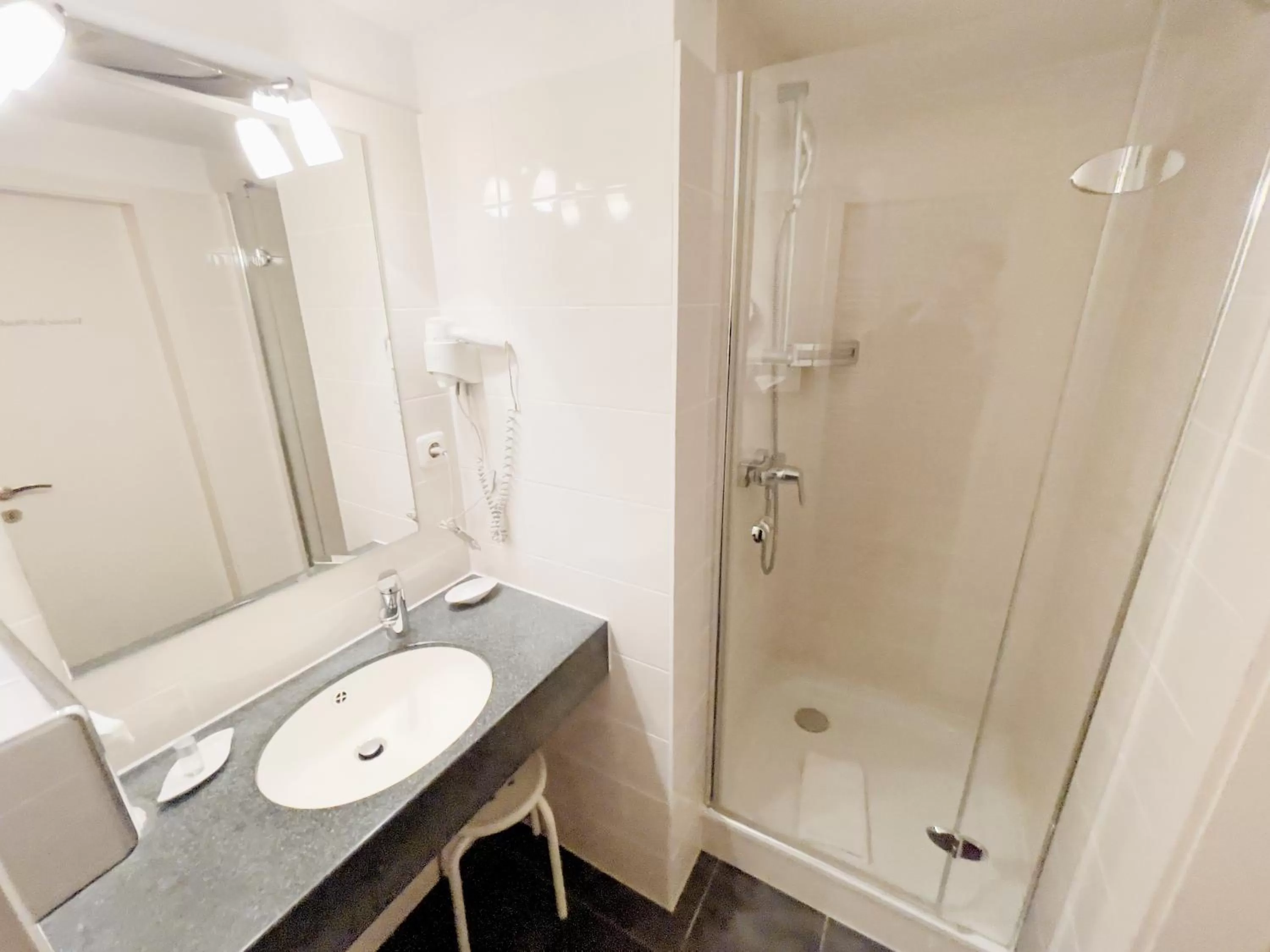 Bathroom in Hotel Schnehagen