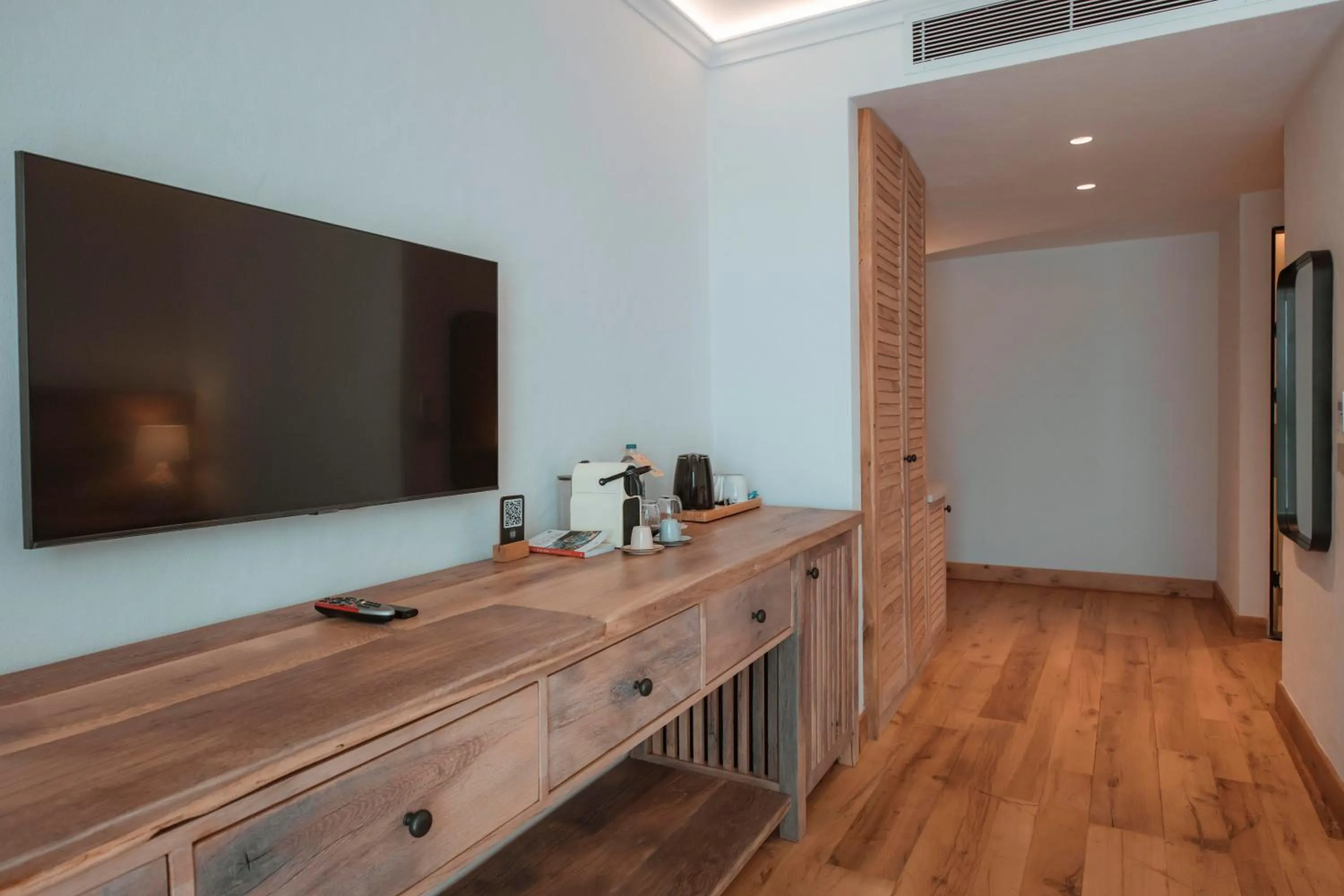 Communal lounge/ TV room in Hotel Unique-Boutique Class - Adults Only