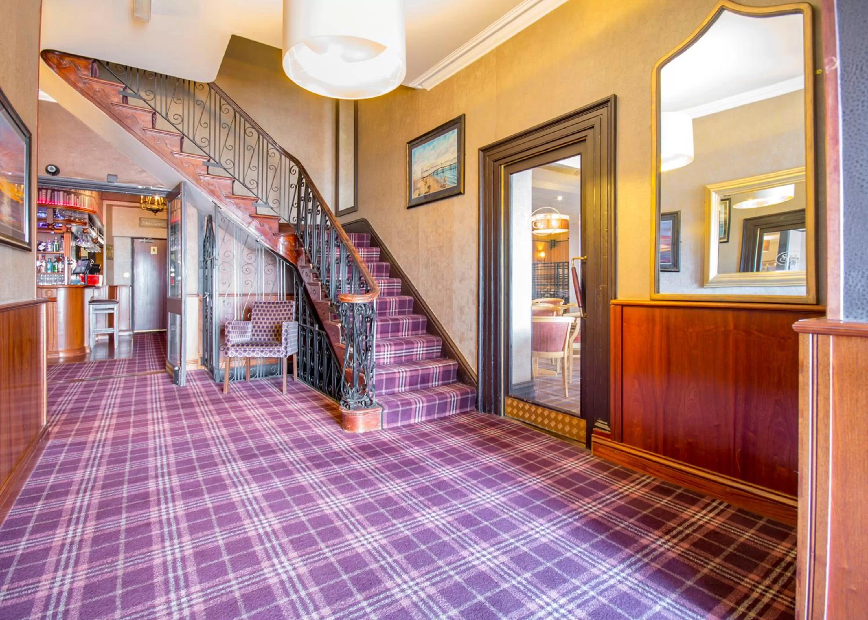 Lobby or reception in Smiths Hotel