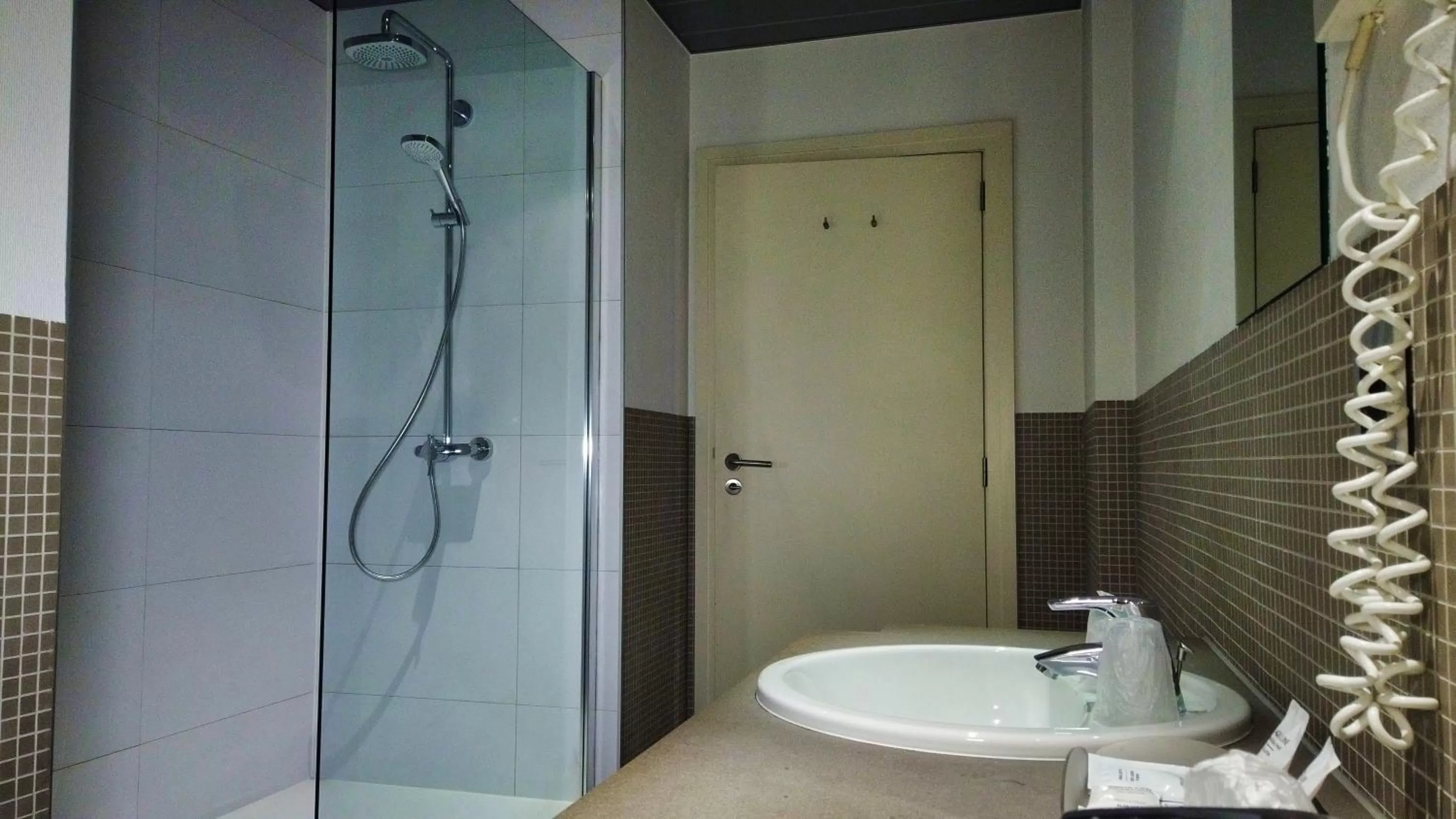 Shower in Hotel Bliss