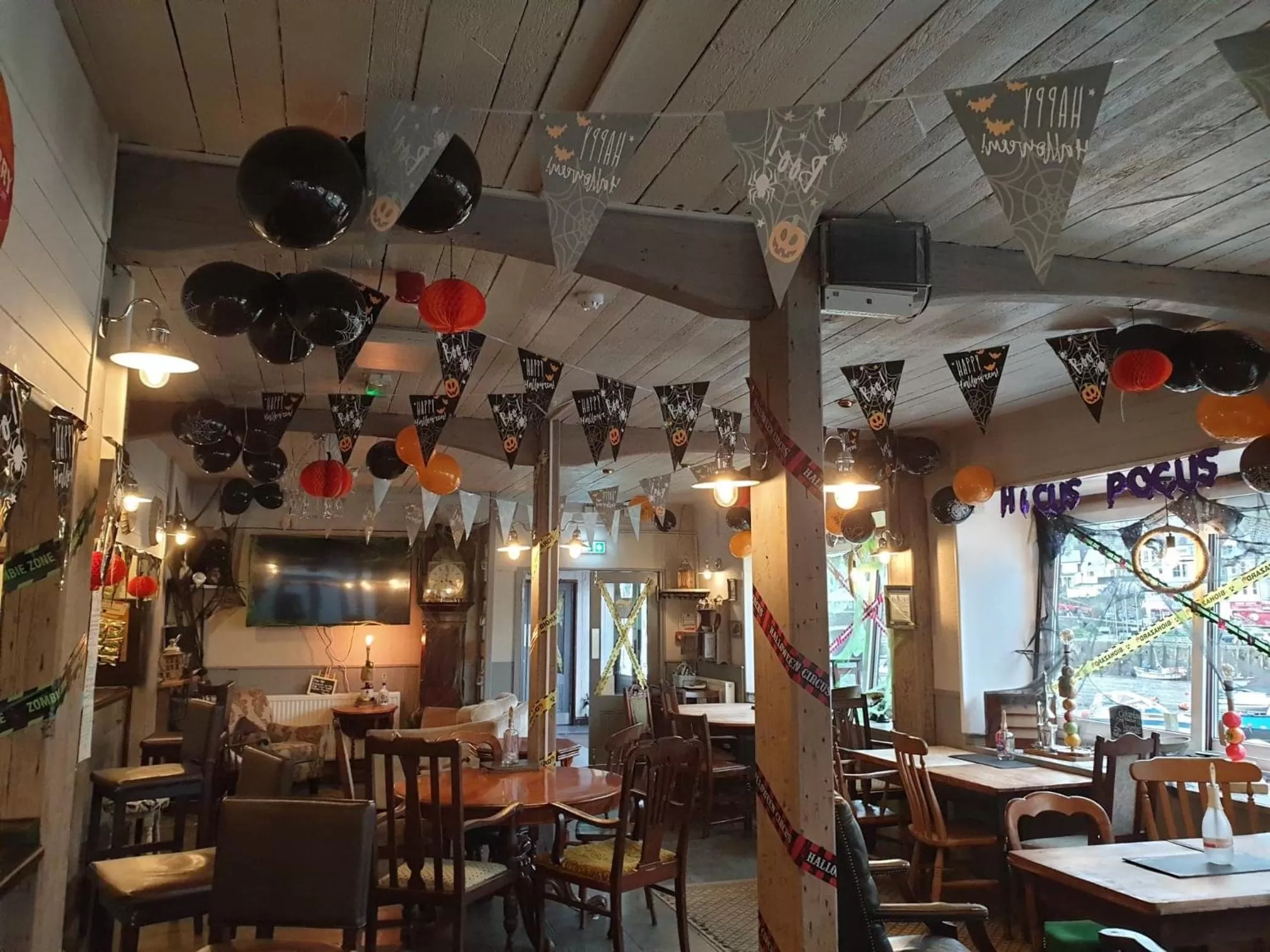 Lounge or bar in The Harbour Moon