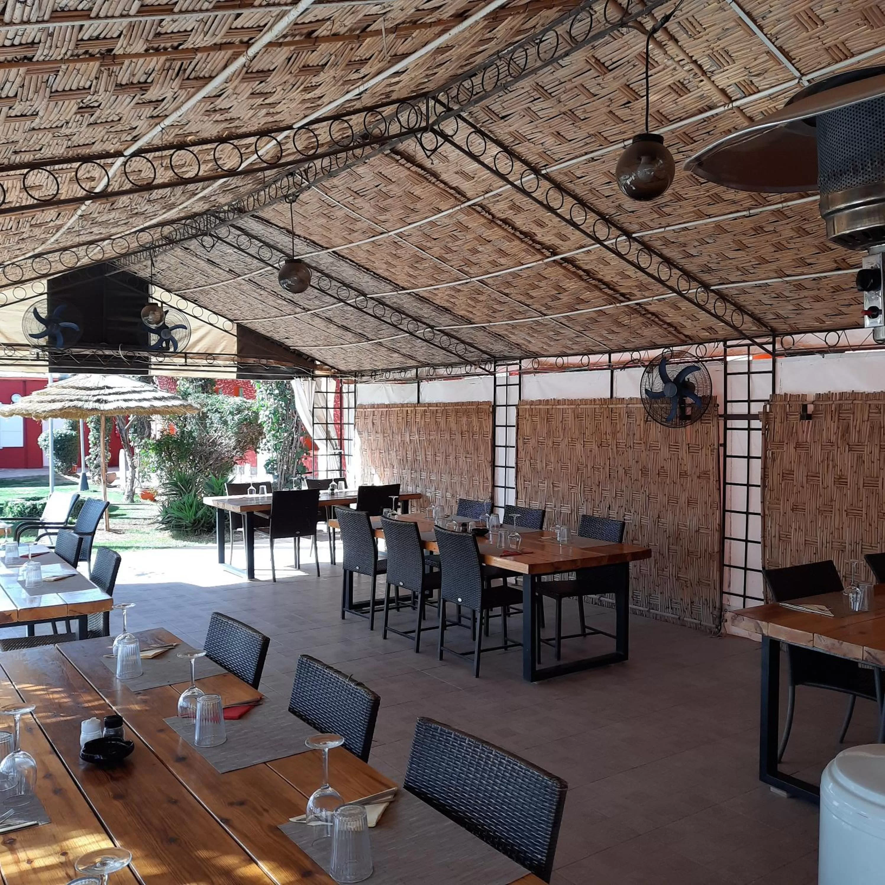 Balcony/Terrace, Restaurant/Places to Eat in Résidence Habiba