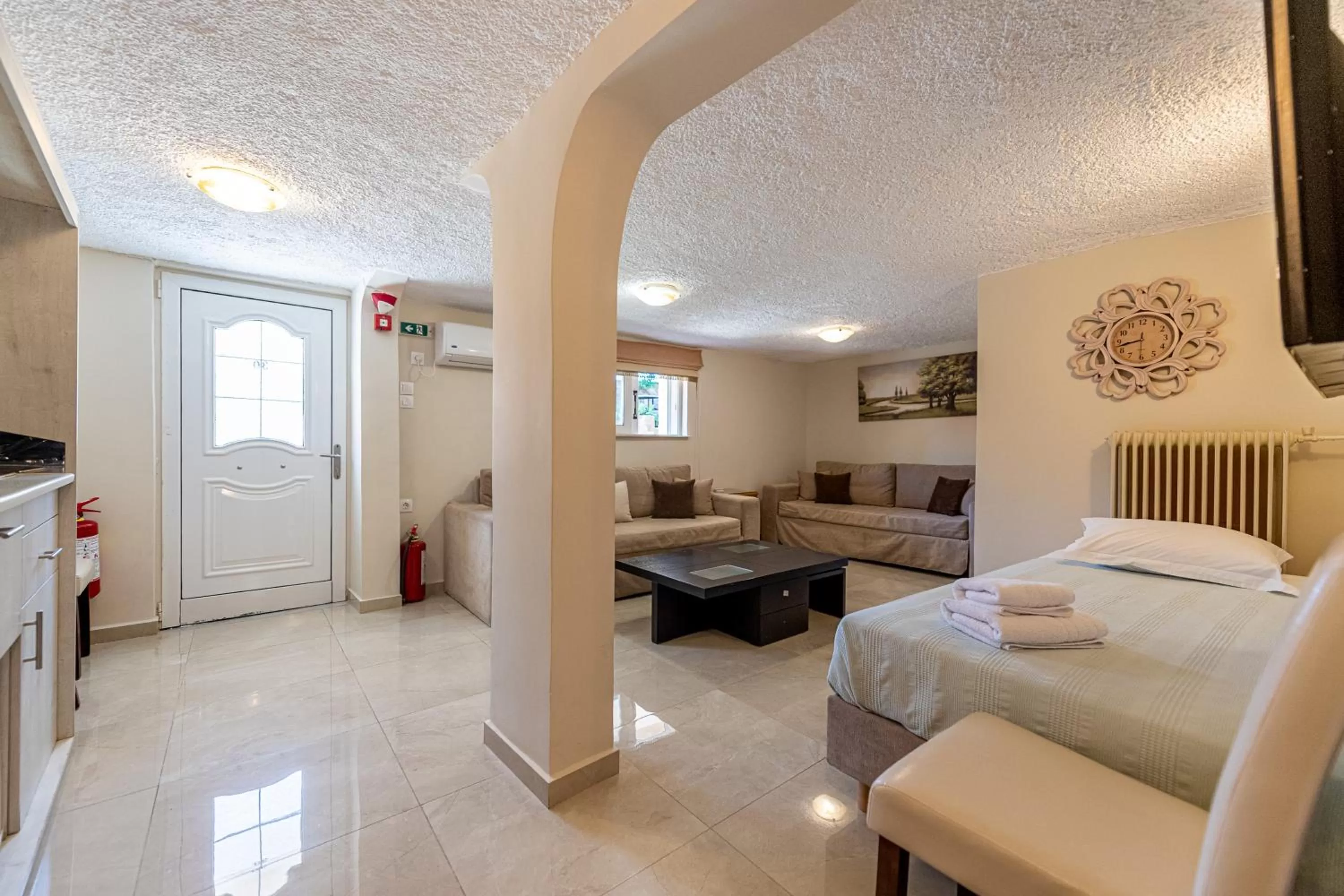 Bed in Apartments Tina FREE transfer from-to the airport