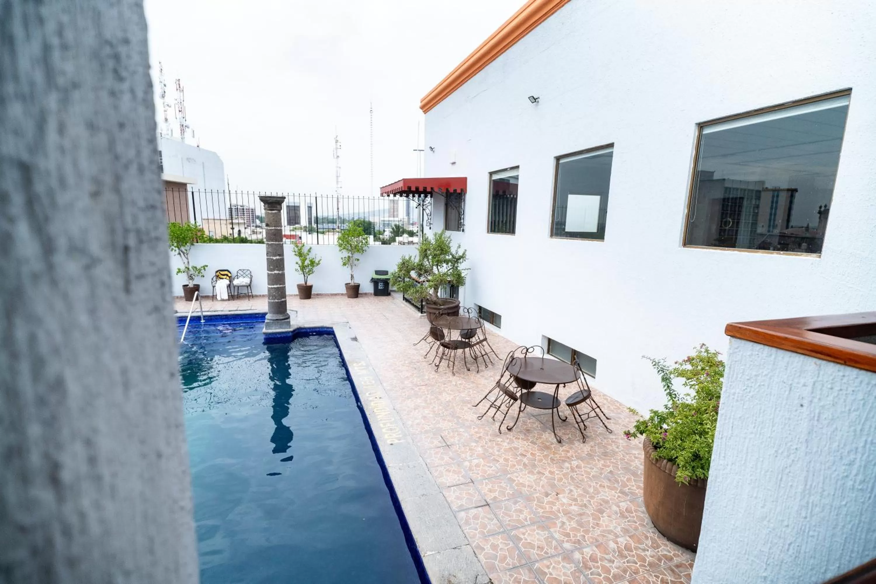 Swimming pool in Hotel Santiago De Compostela - Guadalajara Centro Historico