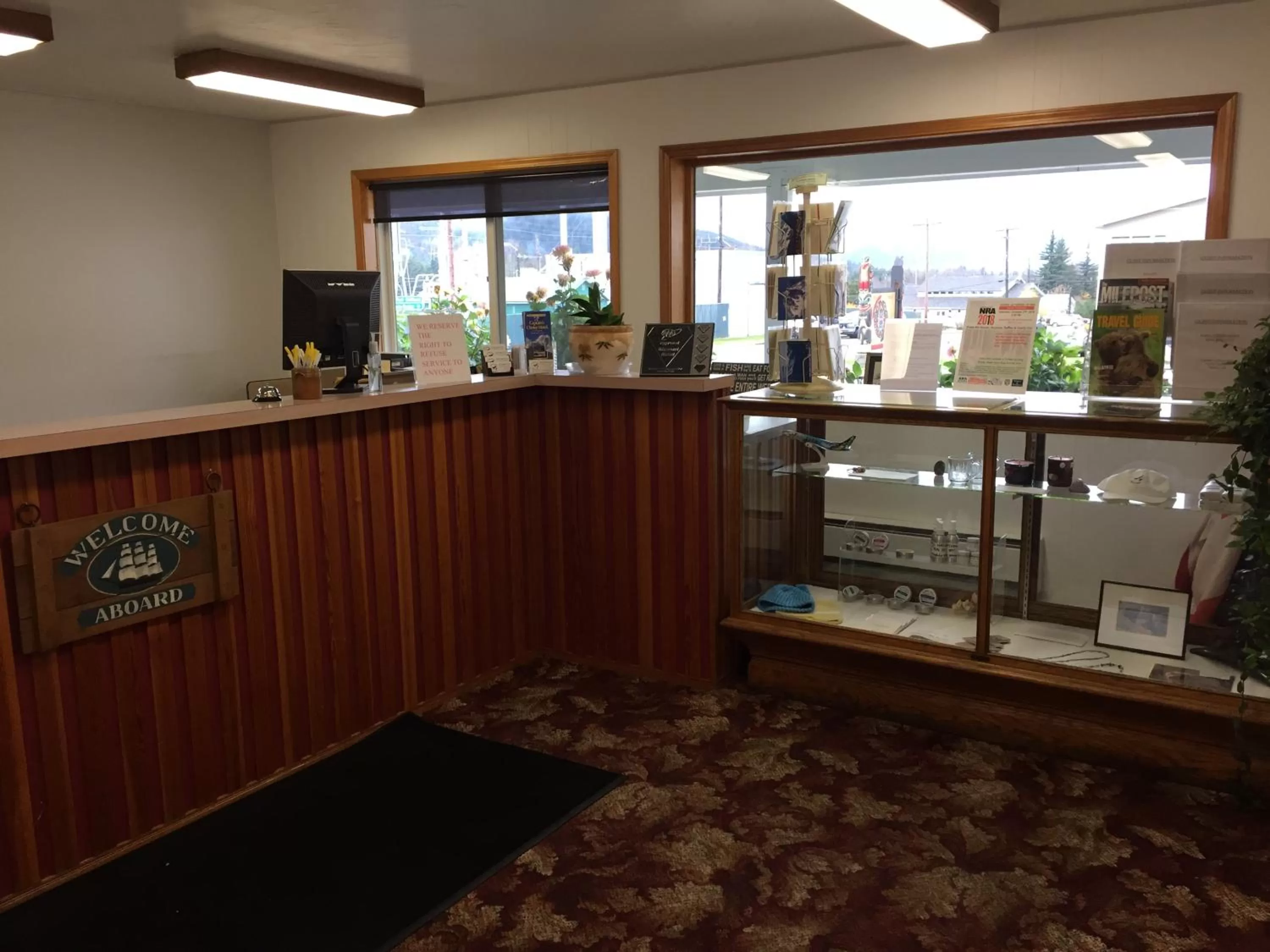 Lobby or reception in Captain's Choice Motel