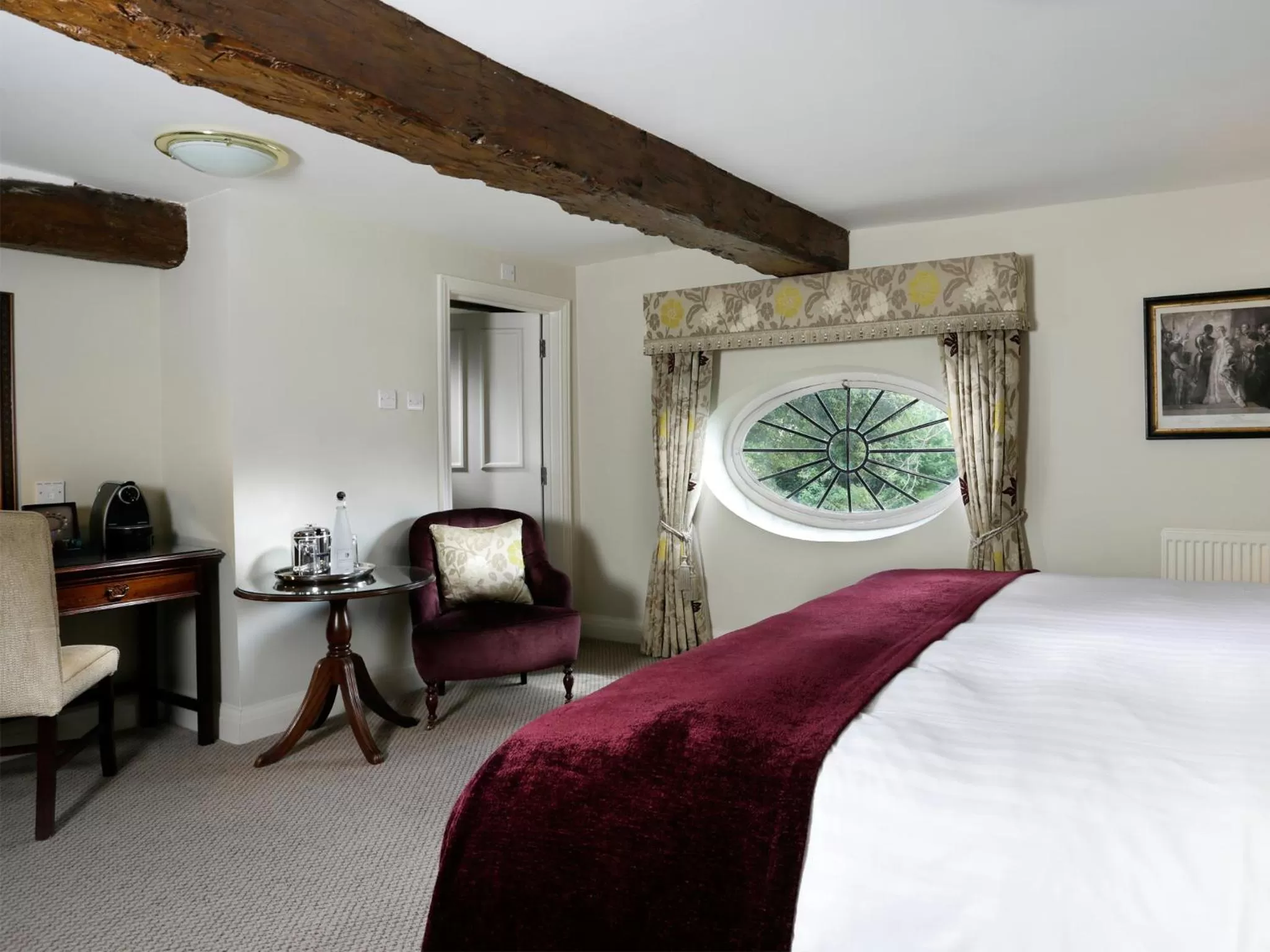Photo of the whole room, Bed in Macdonald Alveston Manor Hotel & Spa