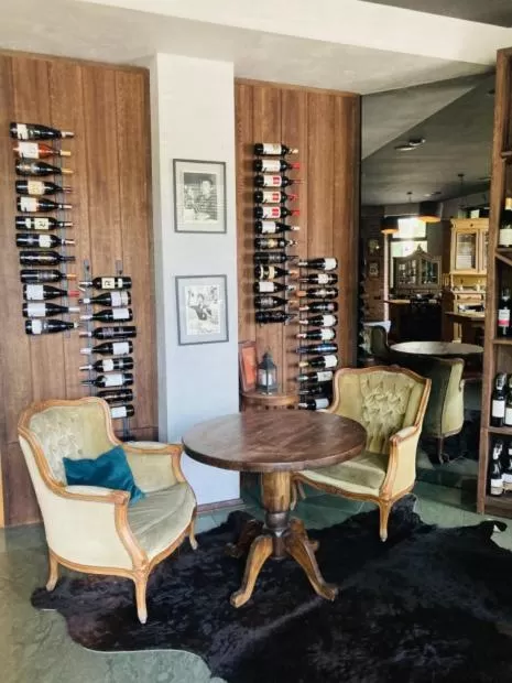 Restaurant/places to eat in Willa Pastel