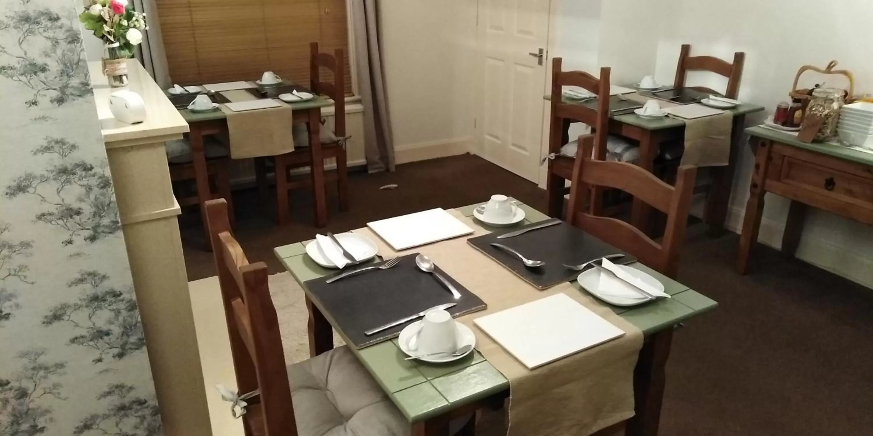 Restaurant/Places to Eat in 29 Well Street B&B