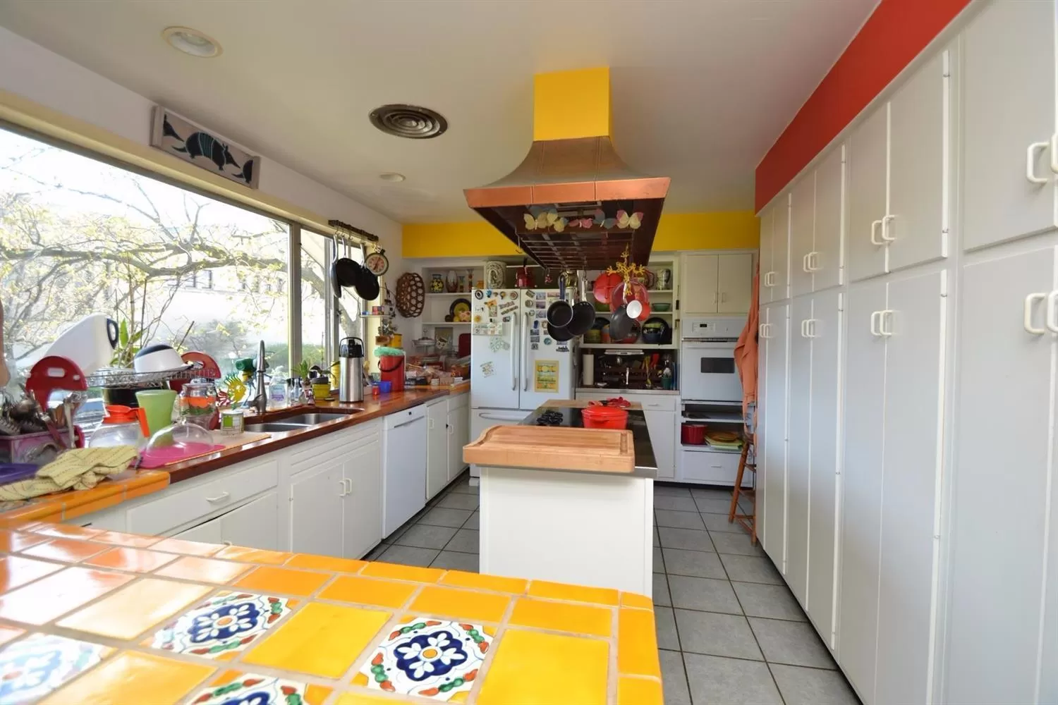 Kitchen or kitchenette in Ann Arbor Bed and Breakfast