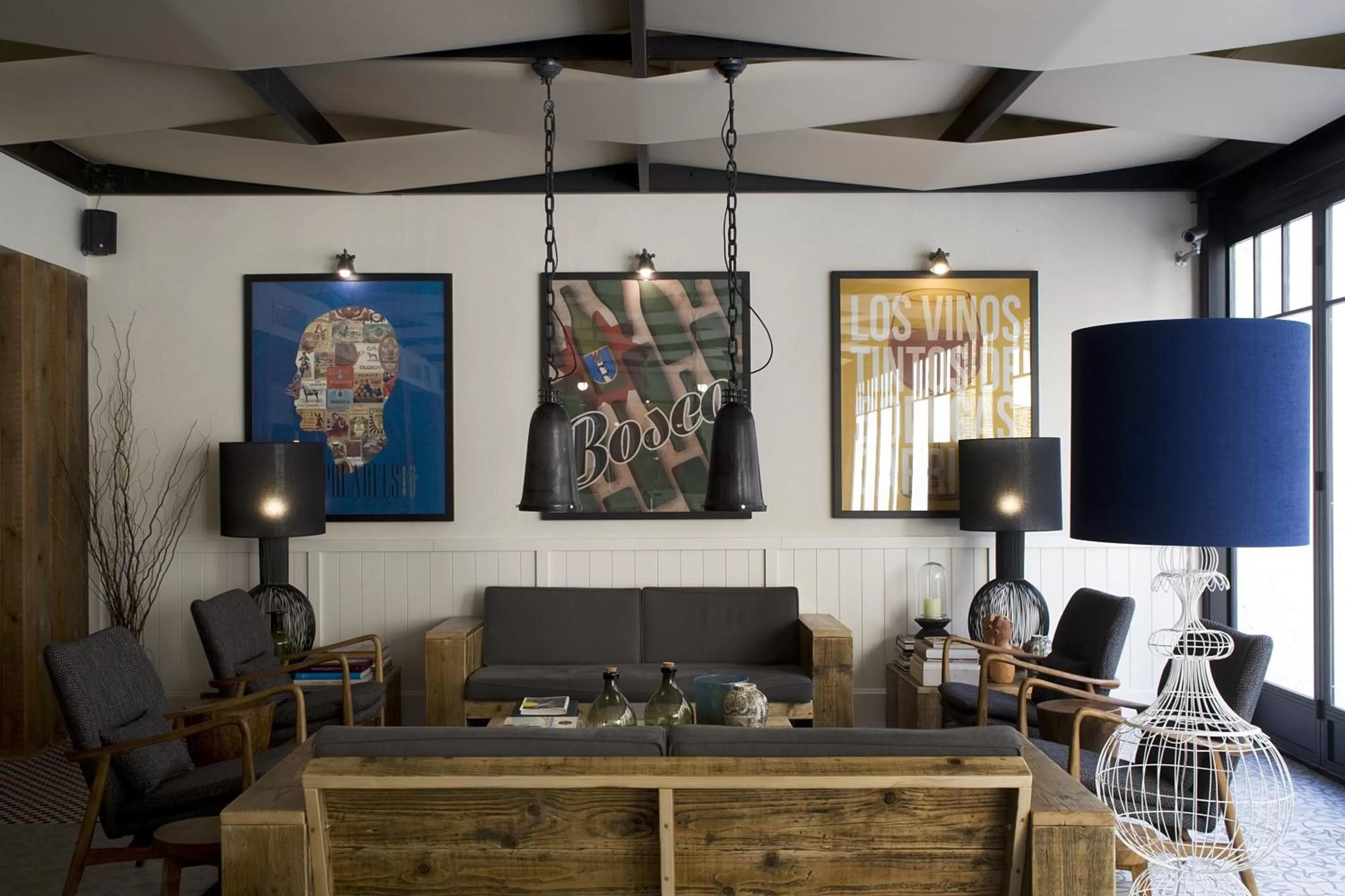 Lounge or bar in Praktik Vinoteca