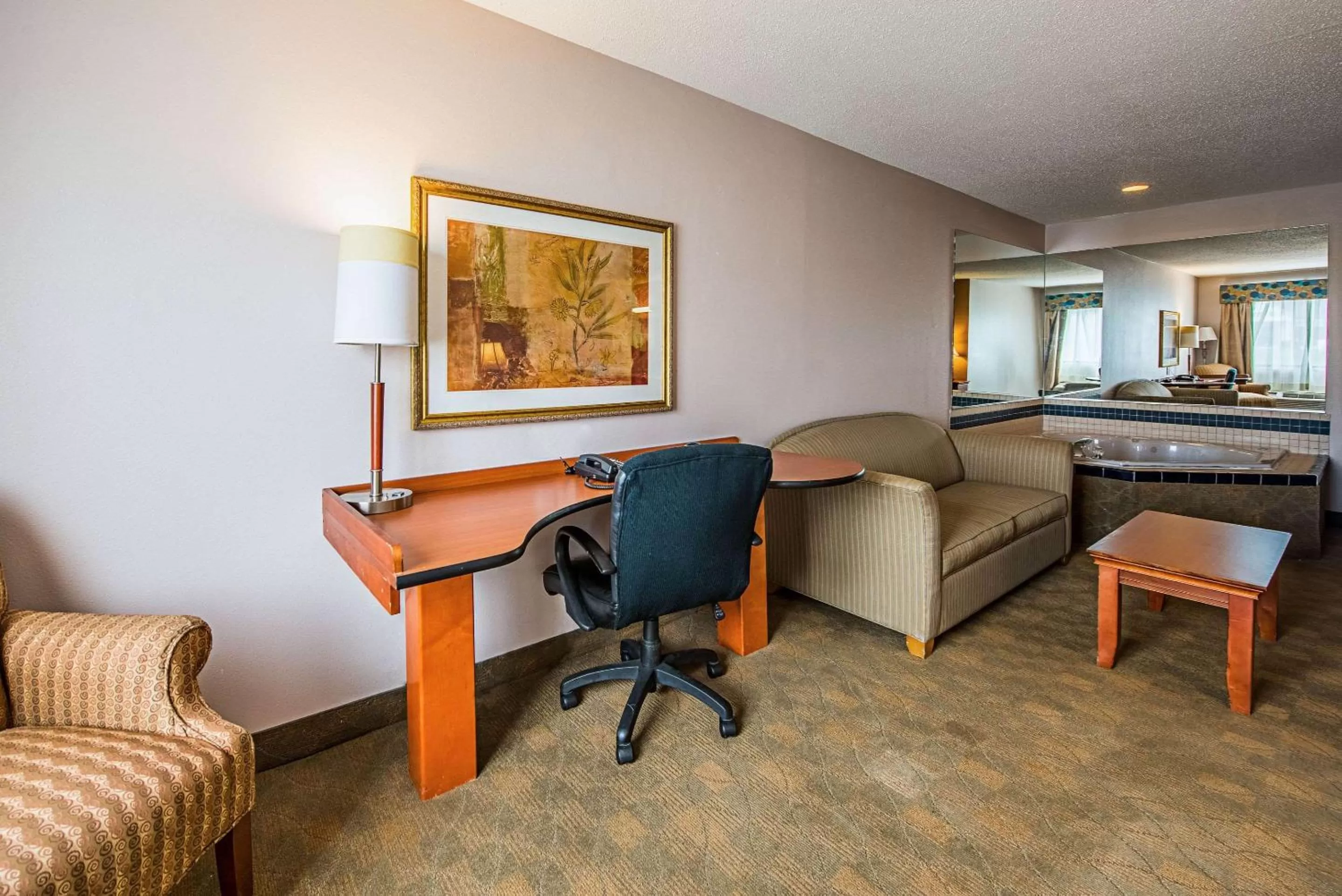 Photo of the whole room in Rodeway Inn Huntington