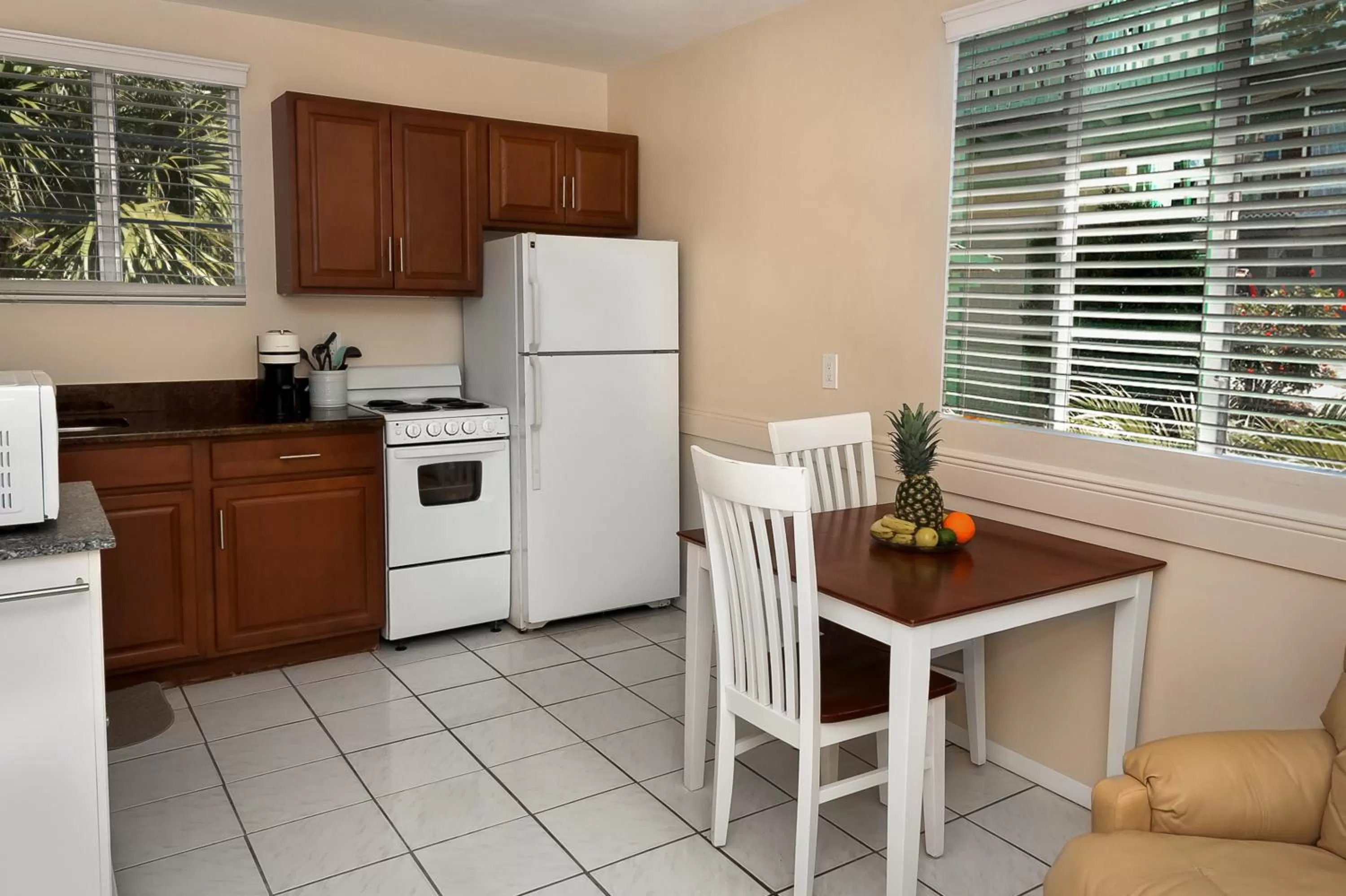 Kitchen or kitchenette in Cedar Cove Resort & Cottages