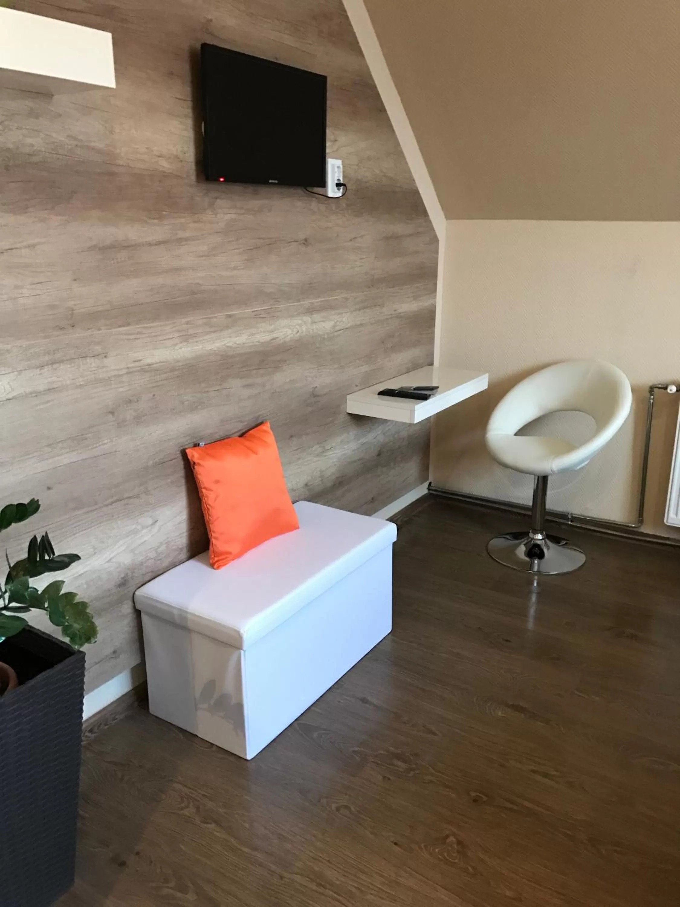 Photo of the whole room, Seating Area in Abszolút Hotel és Panzió