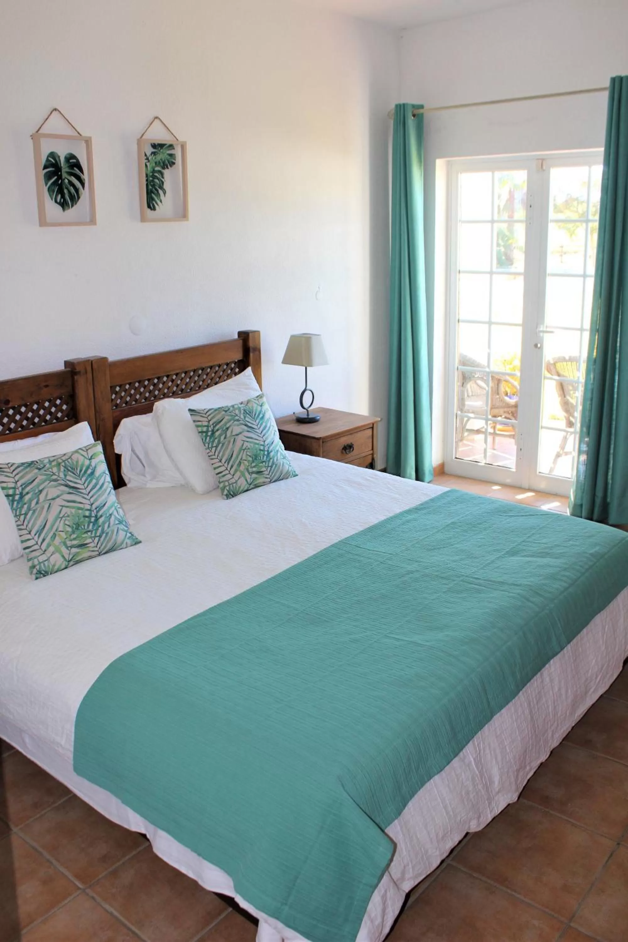 Double Room with Pool View in Casa Jardim Oasis